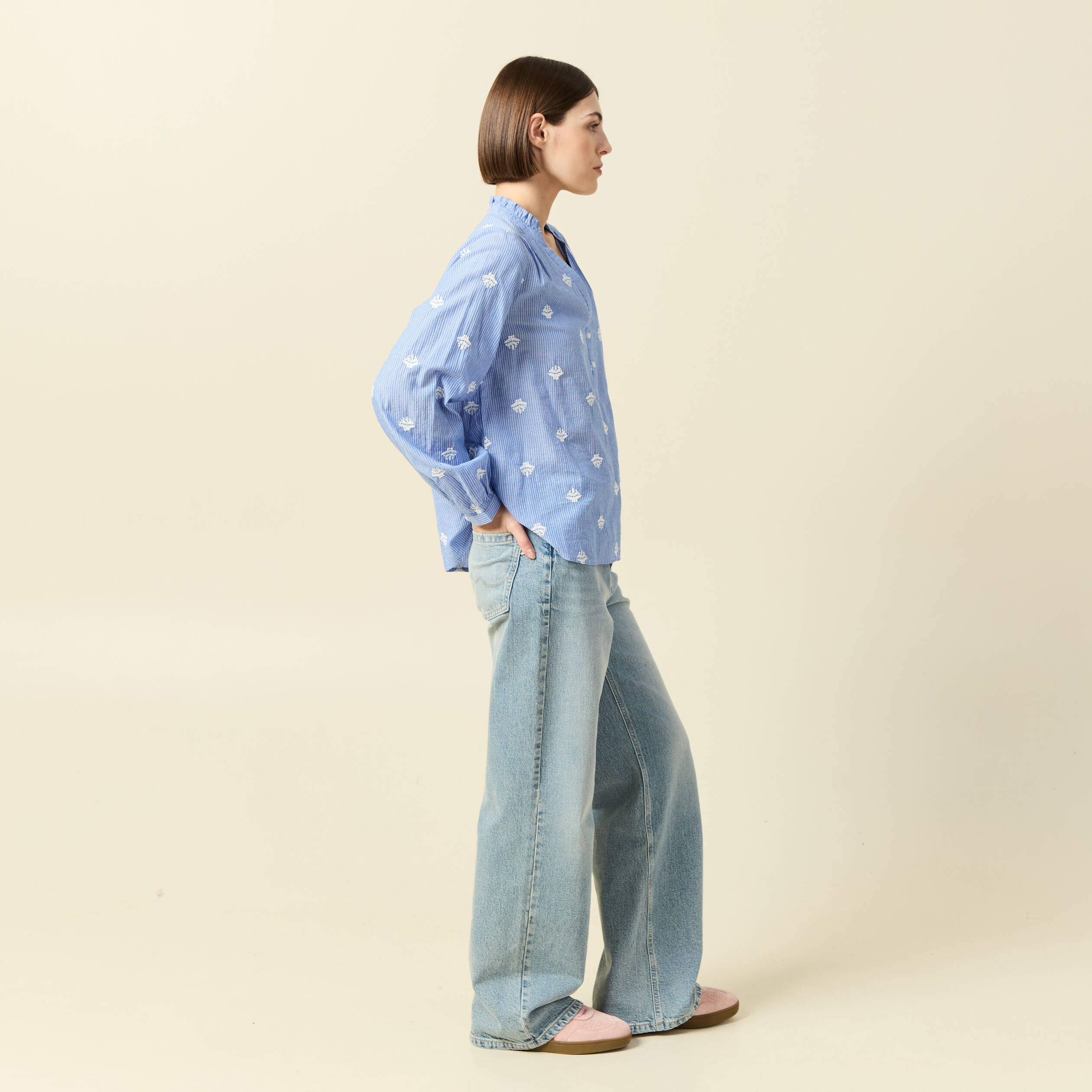 Blouse manches longues en coton brod&eacute; bleu gris femme