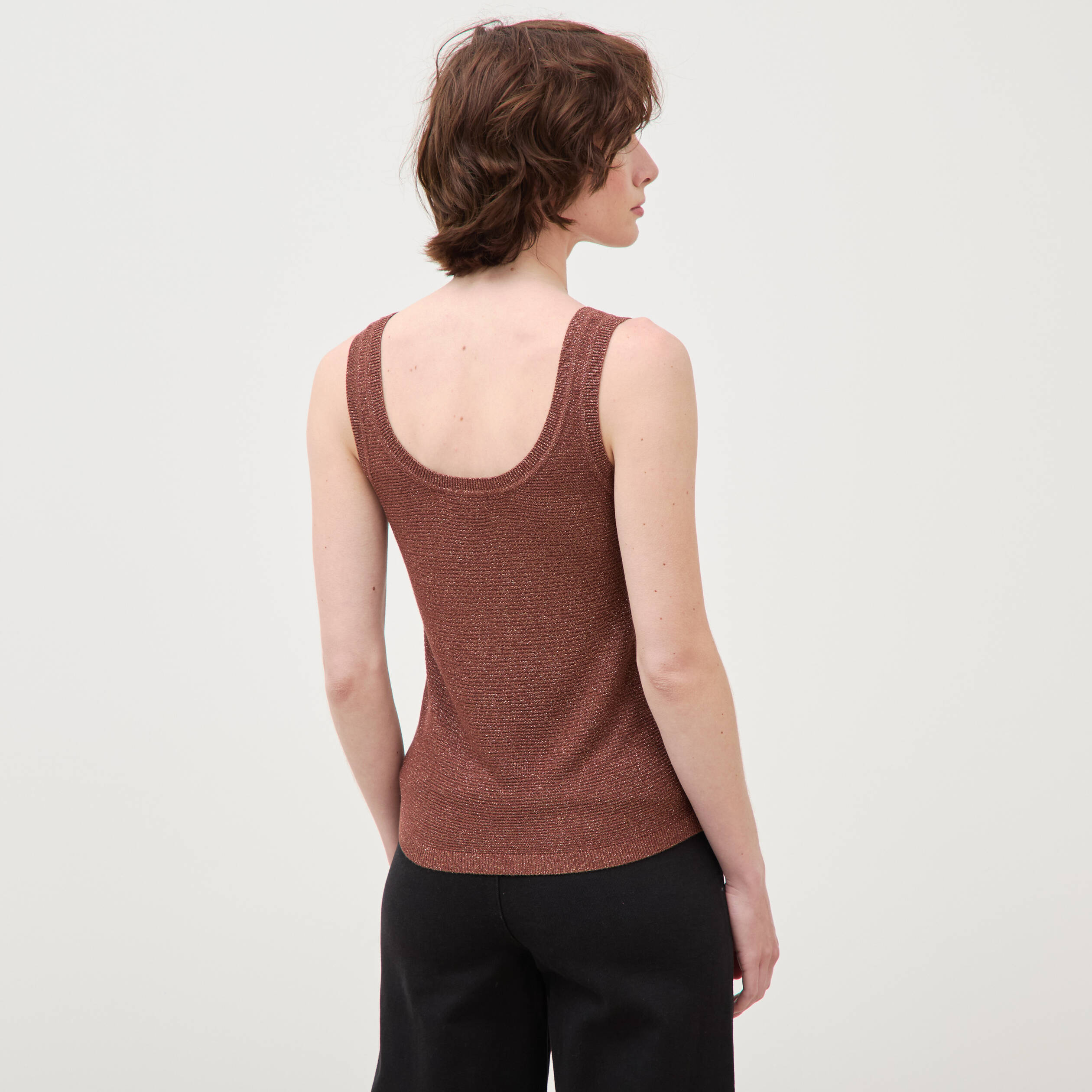 D&eacute;bardeur droit court col rond bretelles marron cognac femme