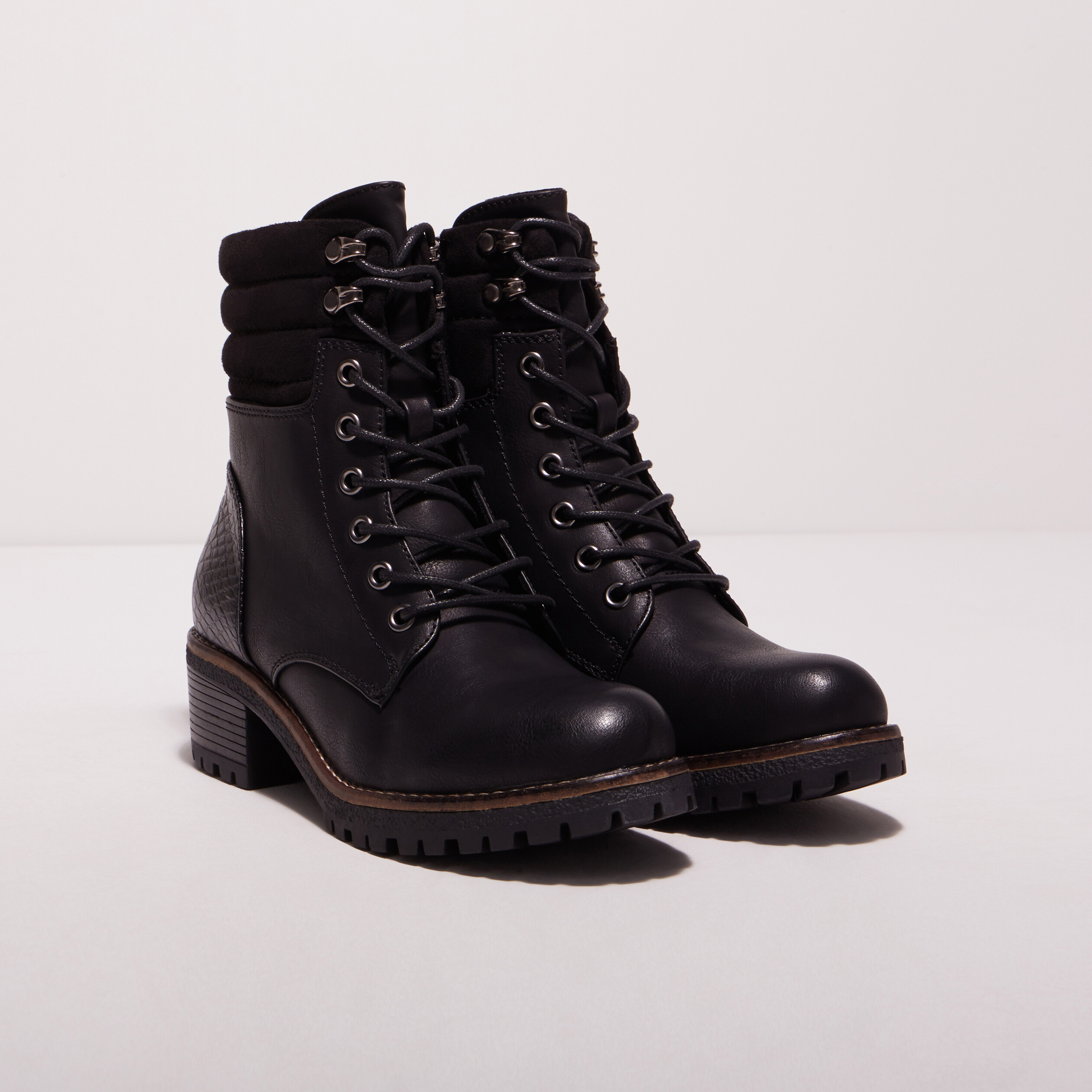Bottines crantées noir femme
