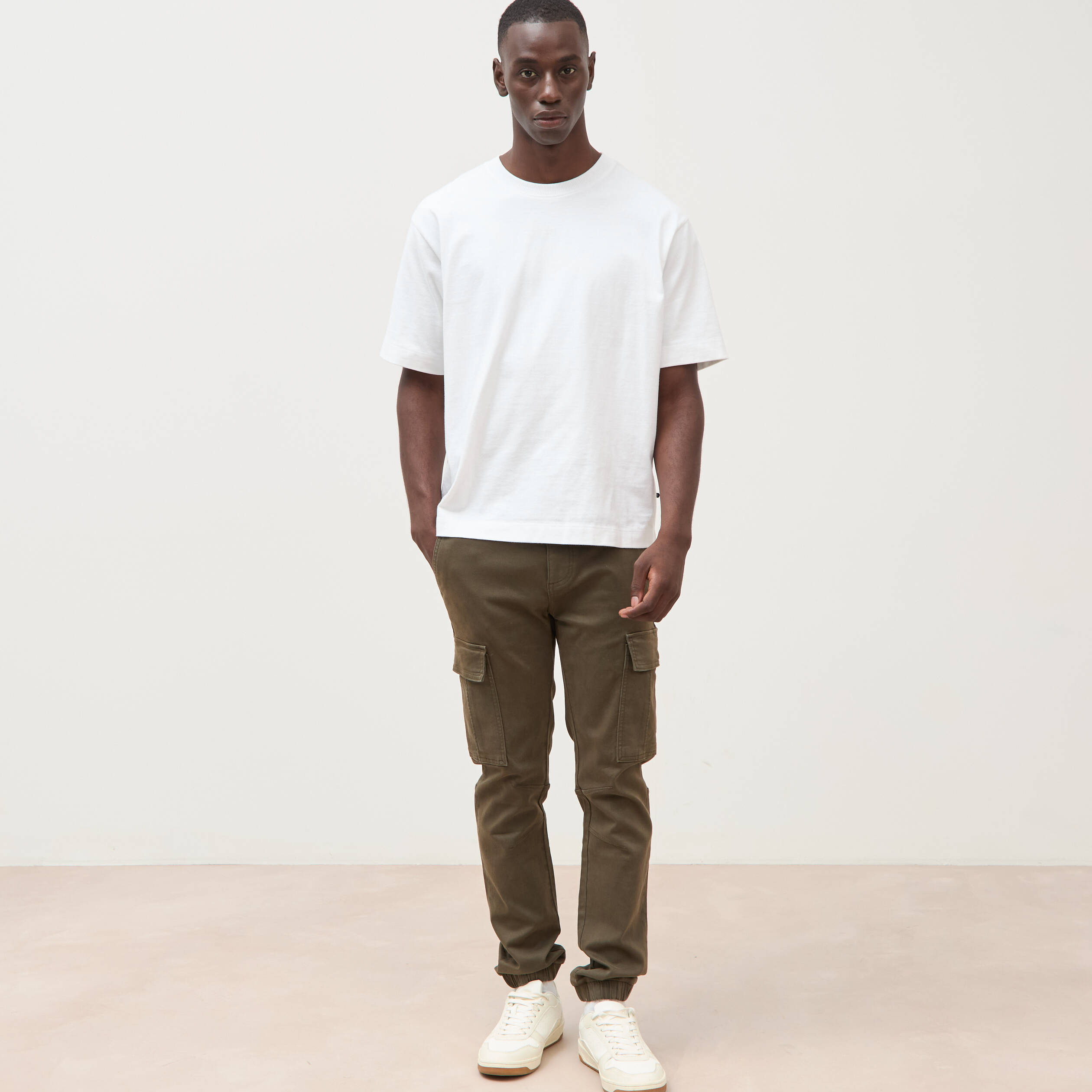 Pantalon battle bas resserr&eacute; vert kaki homme