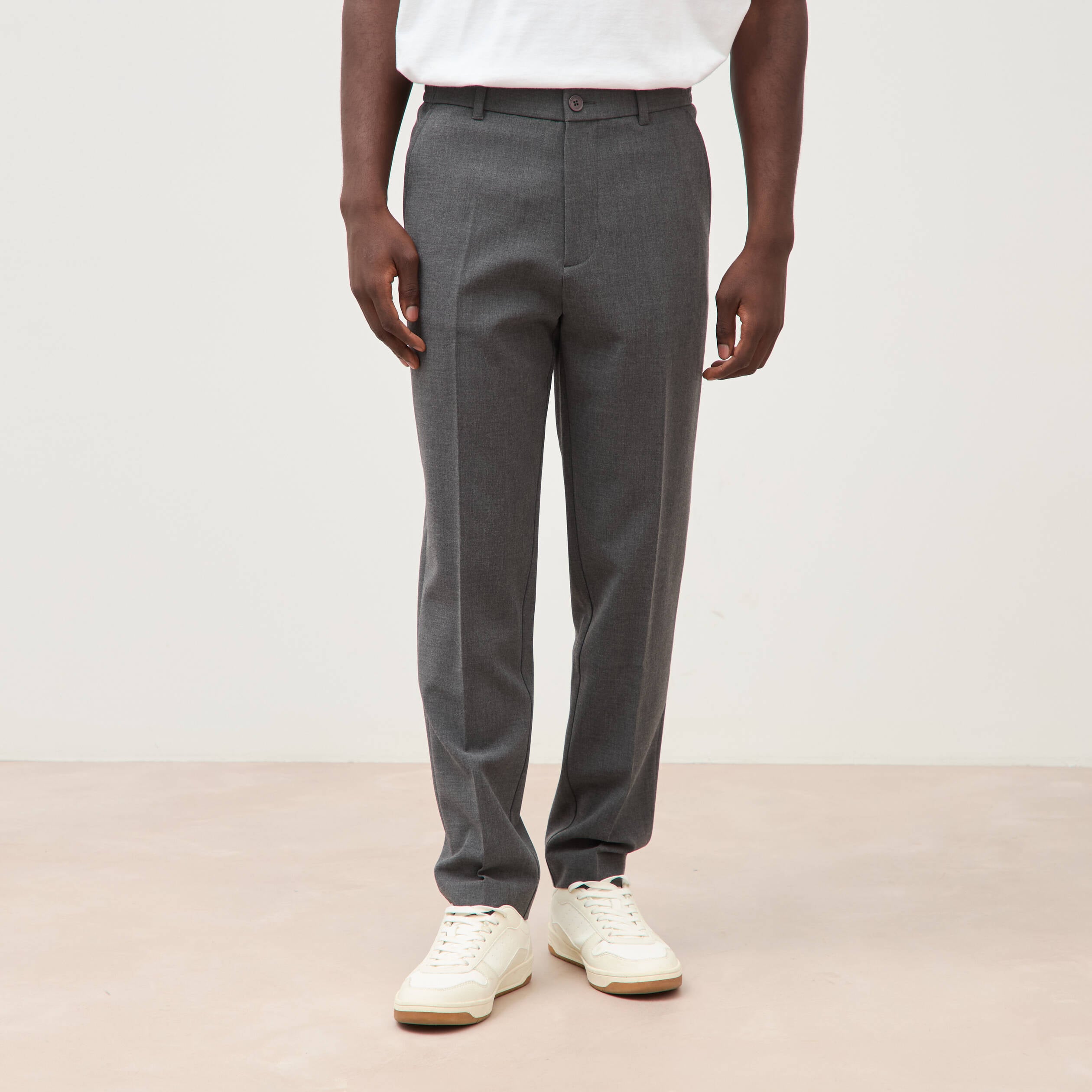 Pantalon droit longueur 32 gris fonc&eacute; homme