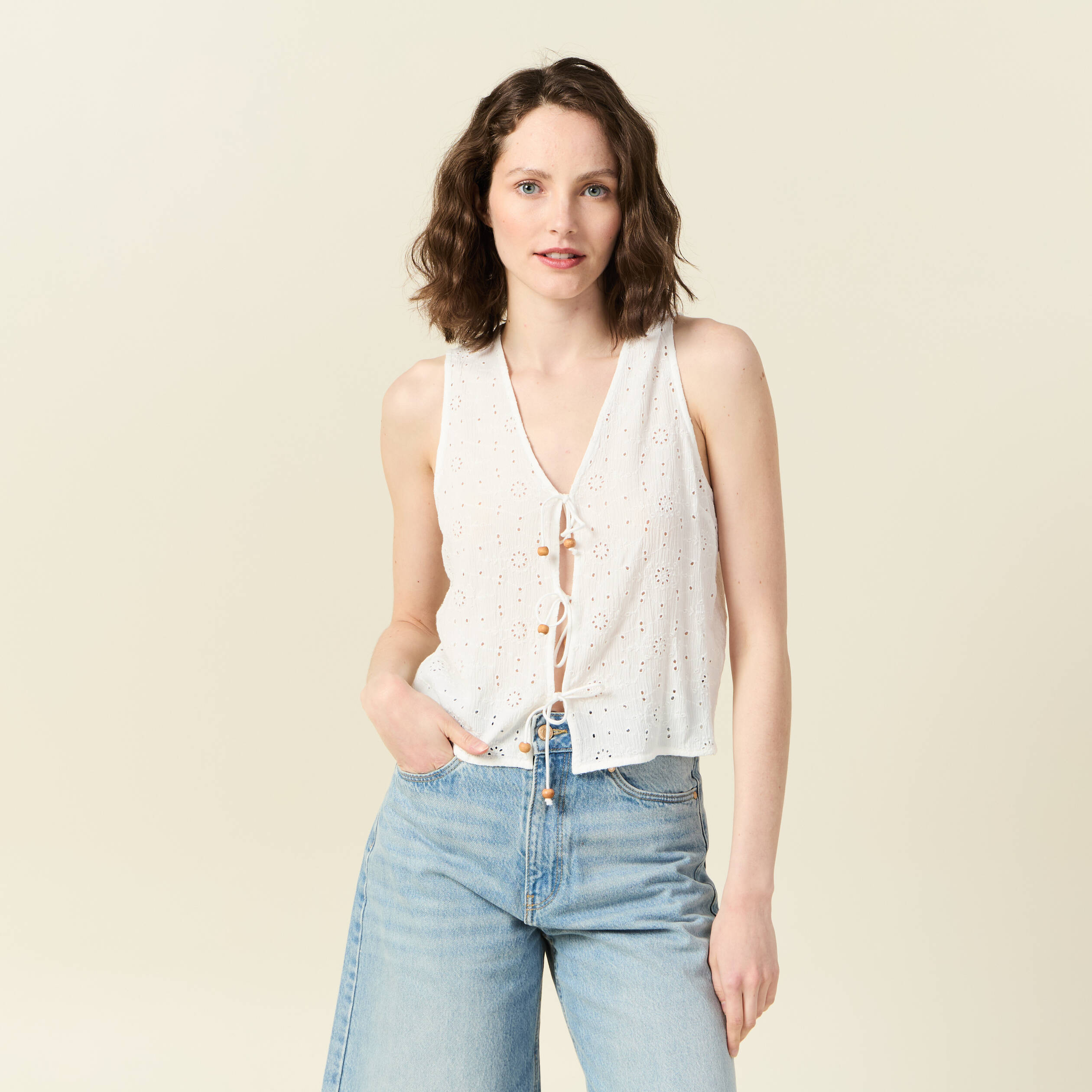 gilet sans manches noue ecru femme Gilet sans manches noué ecru femme