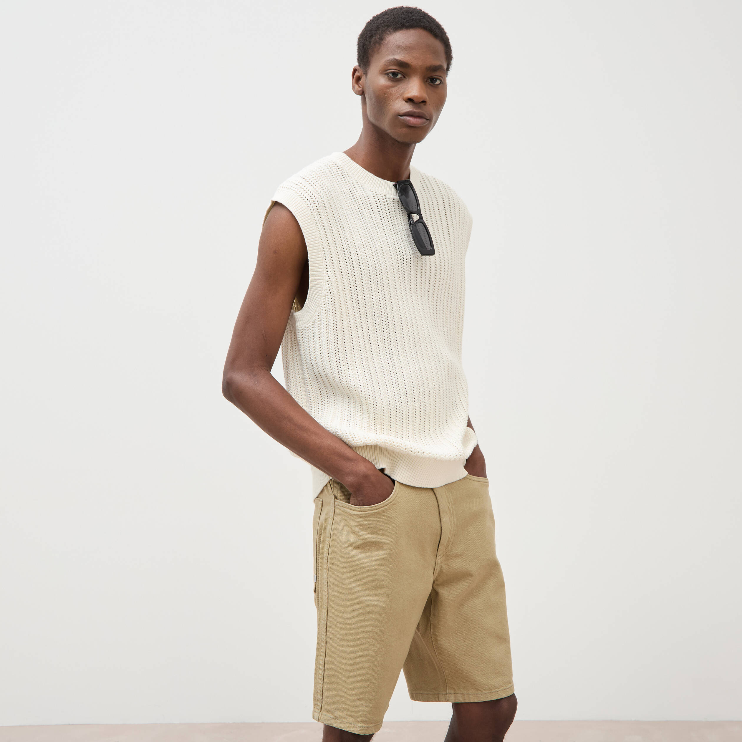 Pull sans manches col rond en coton ecru homme