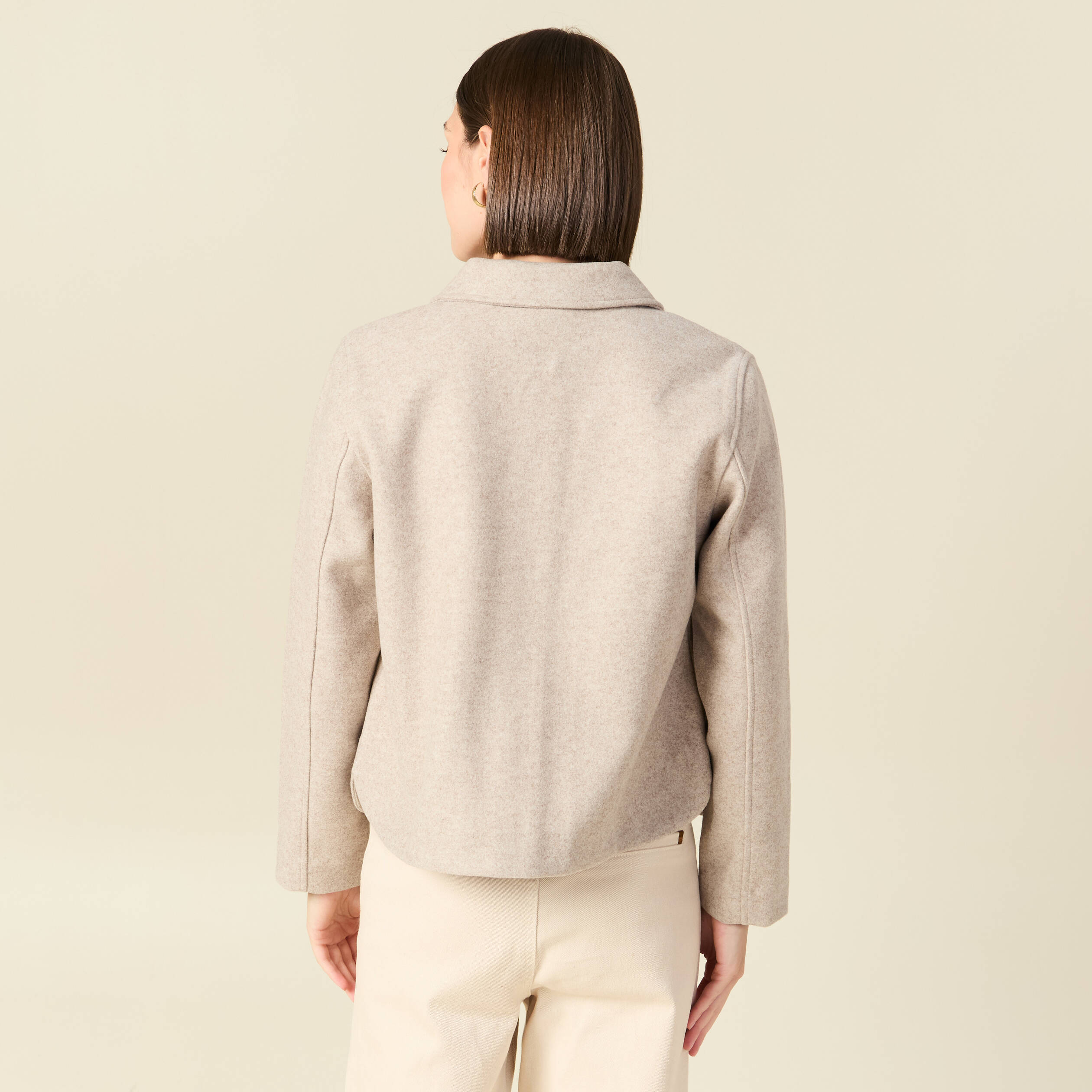 Cardigan droit court col classique creme femme