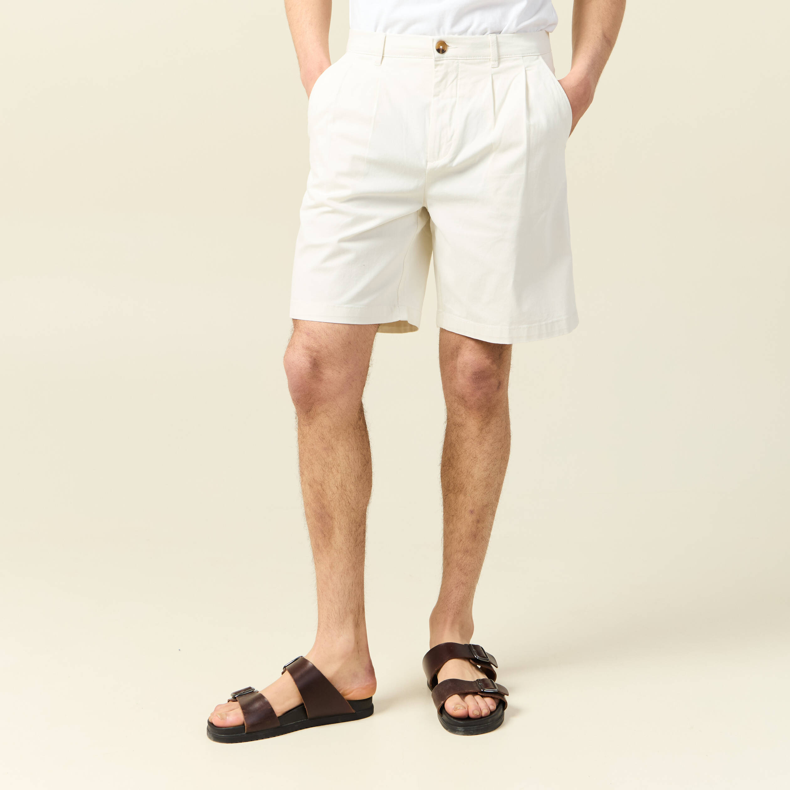bermuda droit avec pinces ecru homme Bermuda droit avec pinces ecru homme