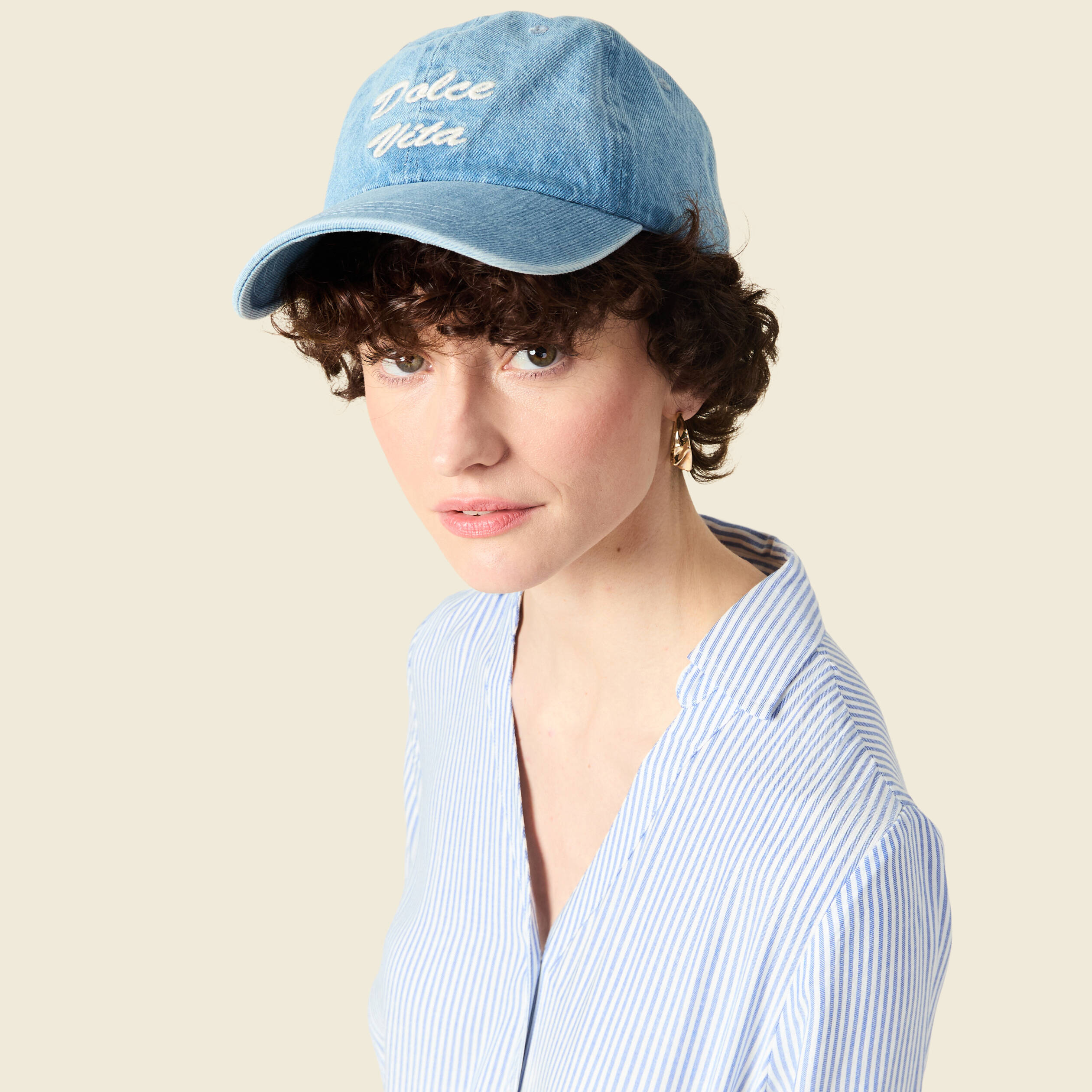 casquette brodee en jean denim bleach femme Casquette brodée en jean denim bleach femme