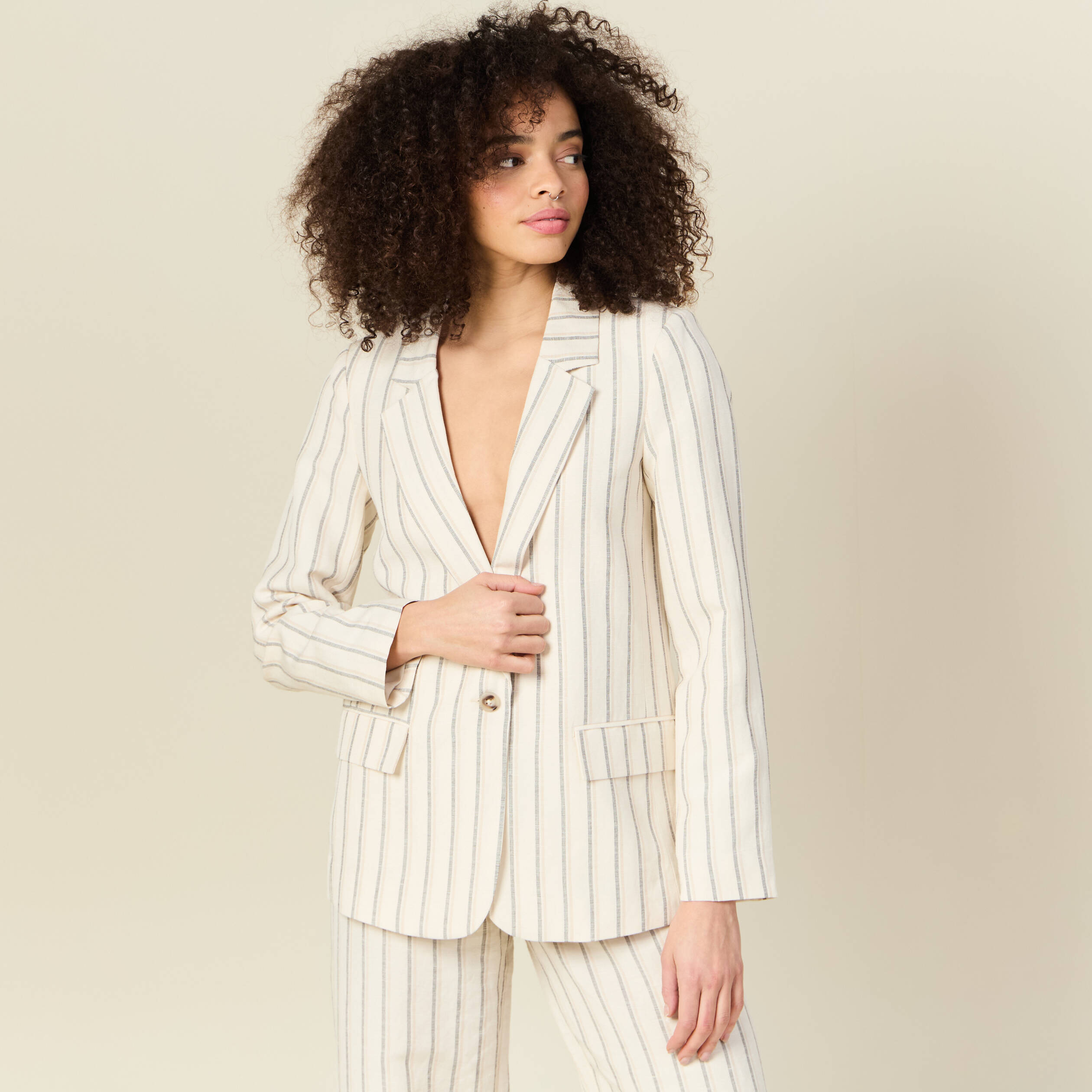 veste blazer manches longues blanc femme Veste blazer manches longues blanc femme