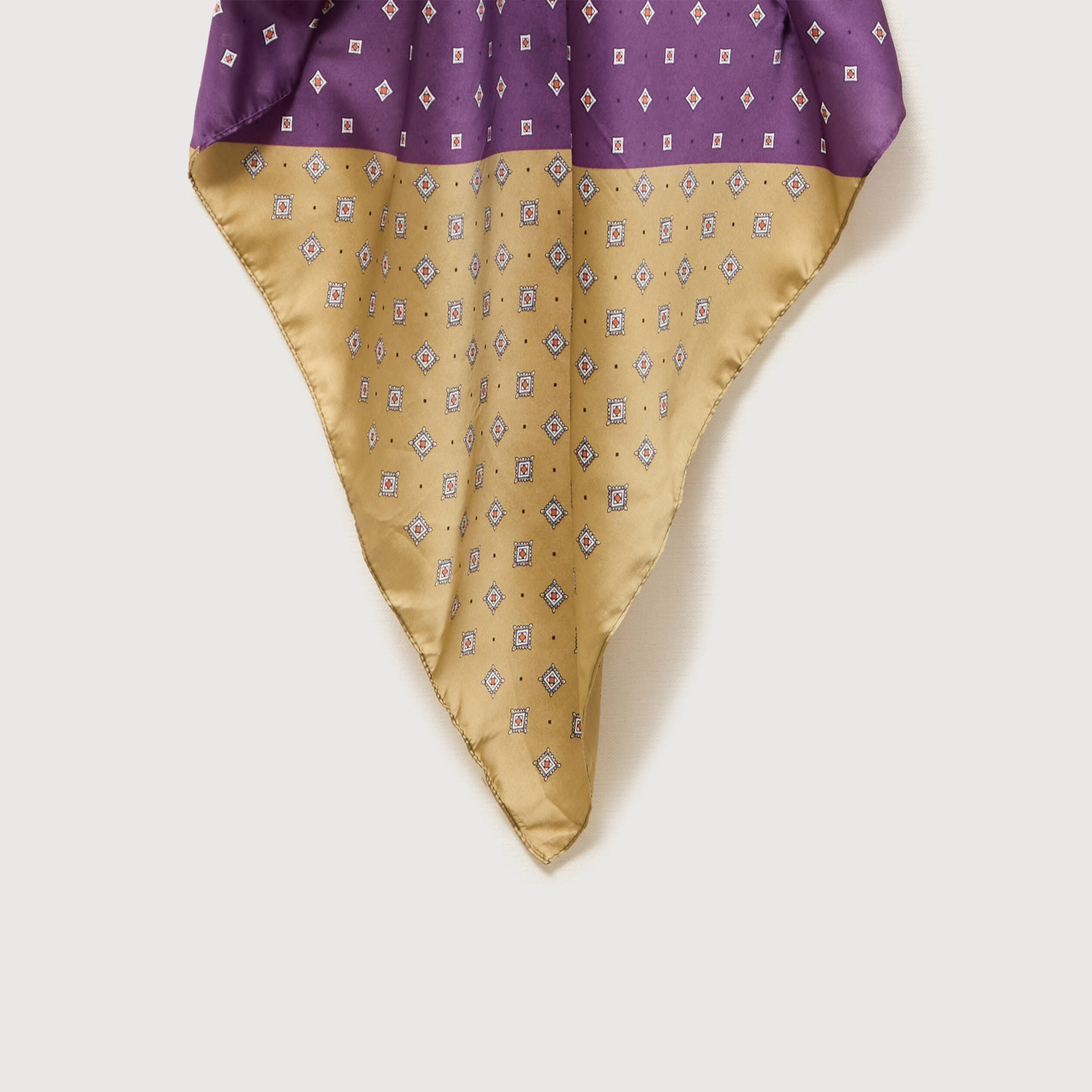Foulard satin&eacute; bordeaux femme
