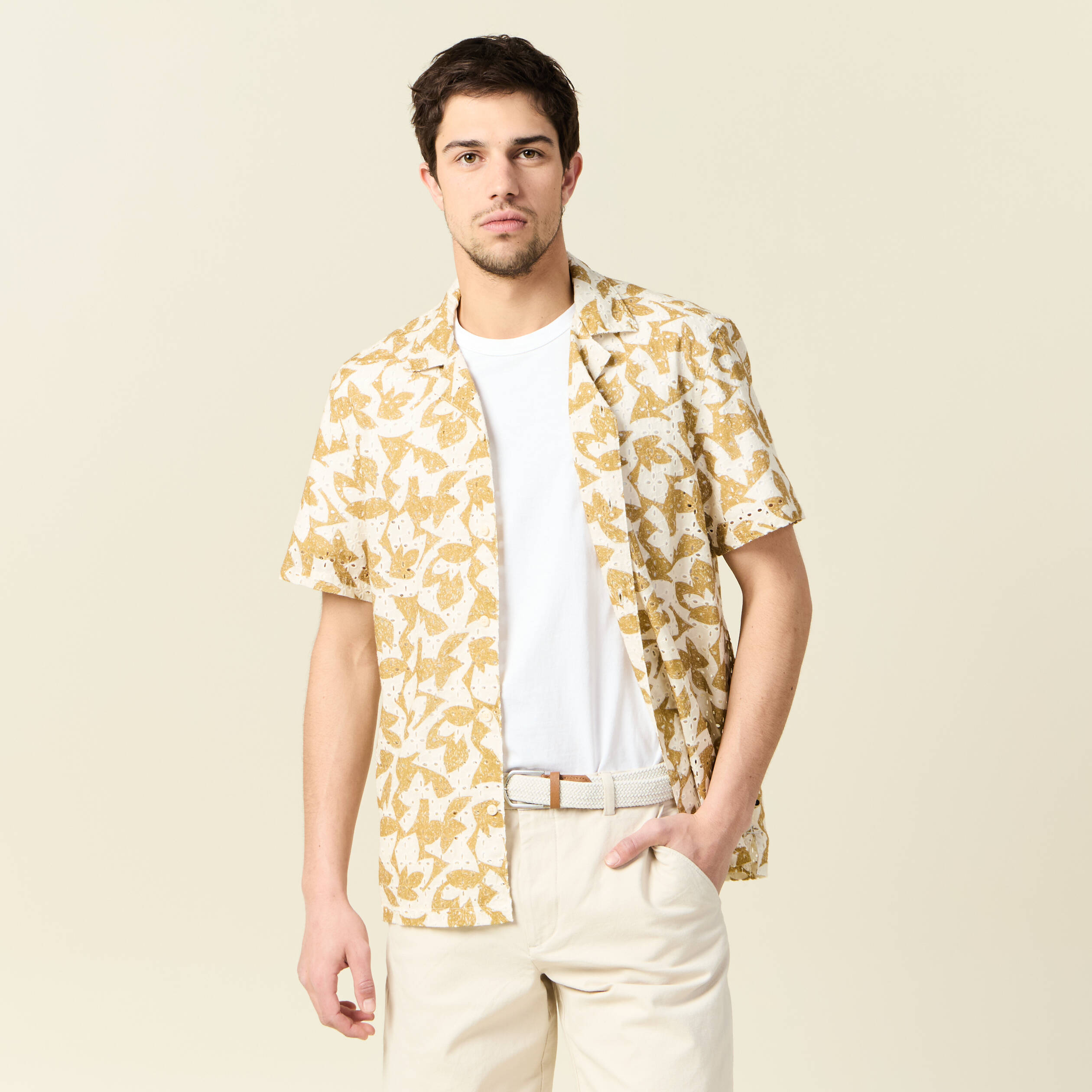 Chemise manches courtes brod&eacute;e blanc homme