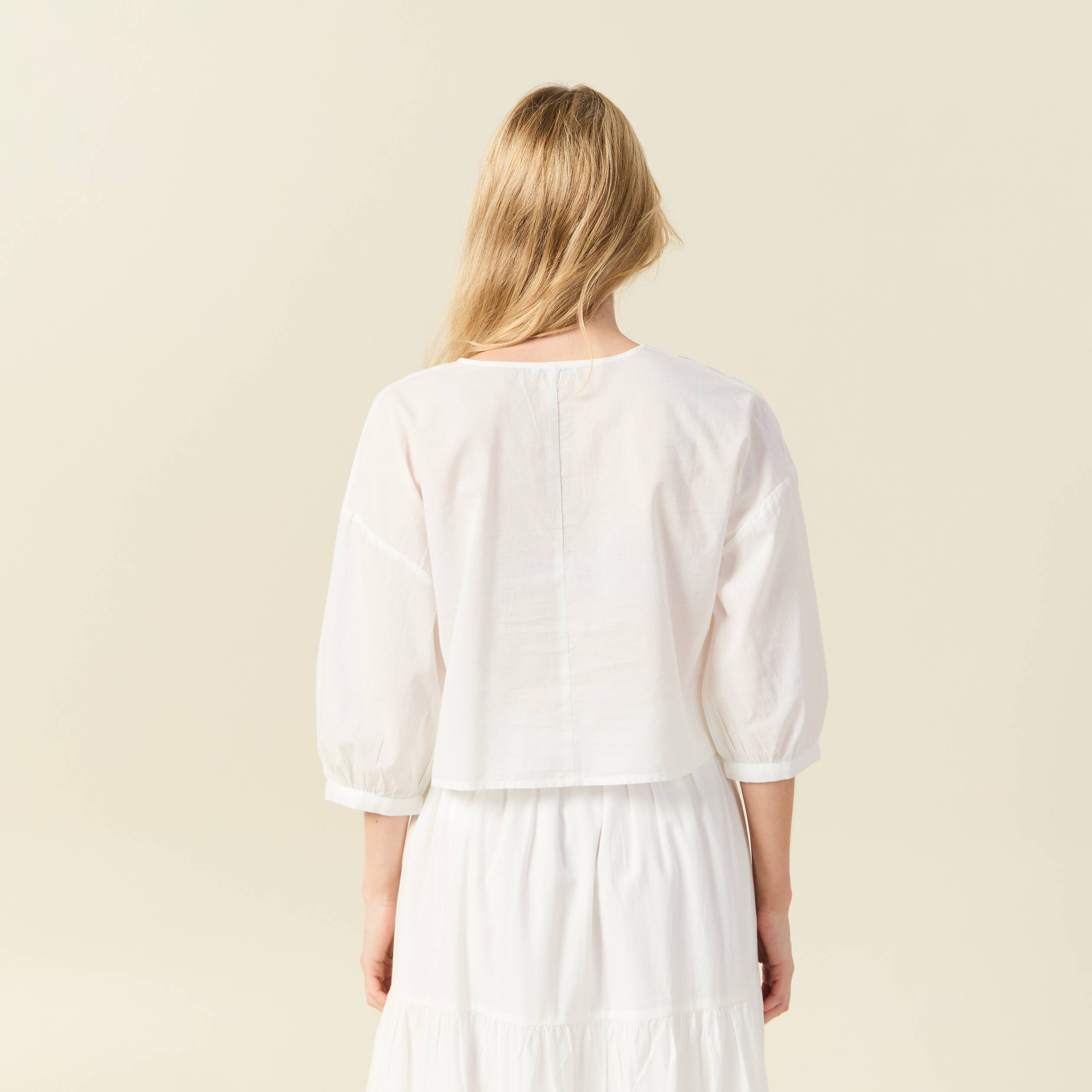 Blouse manches 3/4 brod&eacute;e ecru femme