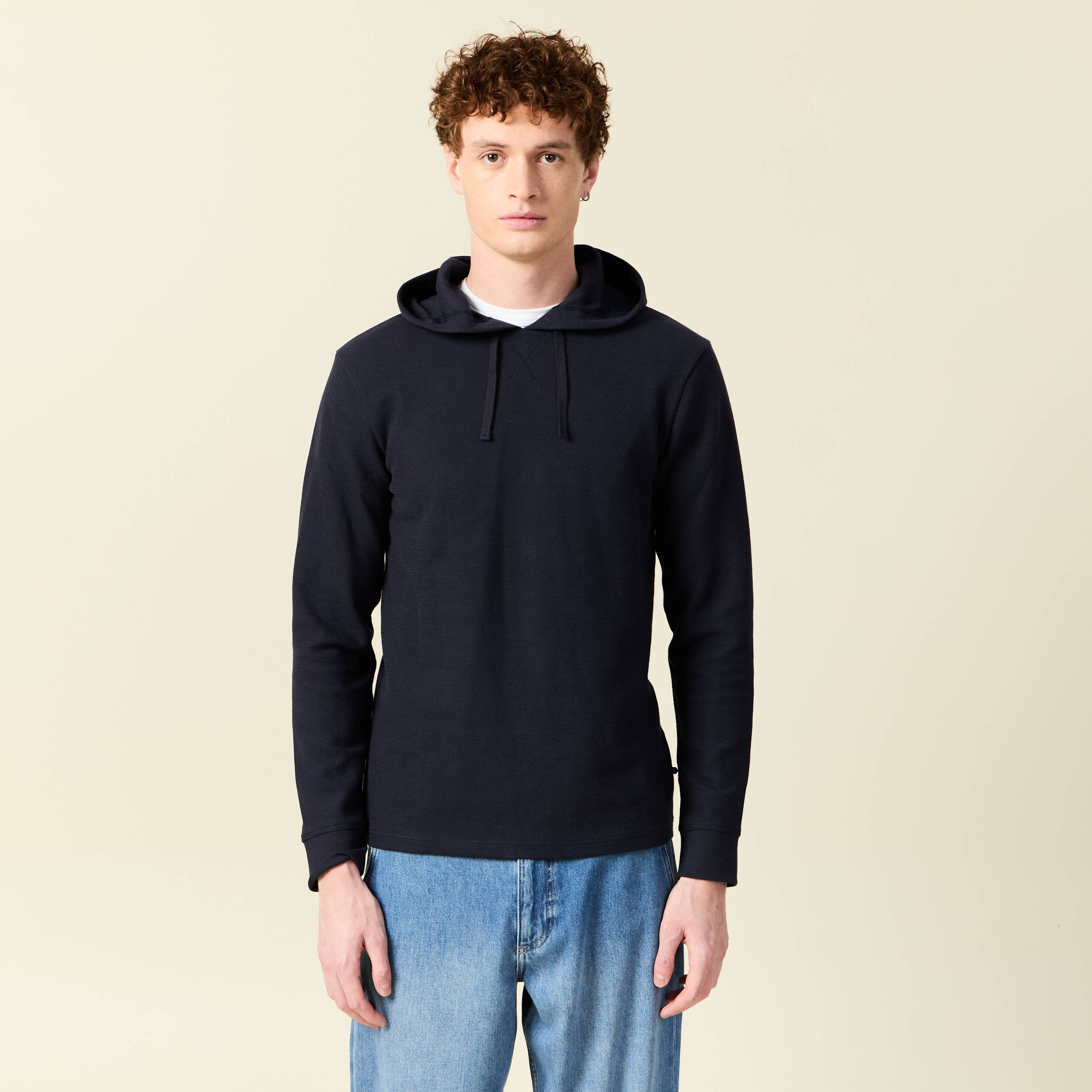 t shirt a capuche bleu marine homme T-shirt à capuche bleu marine homme
