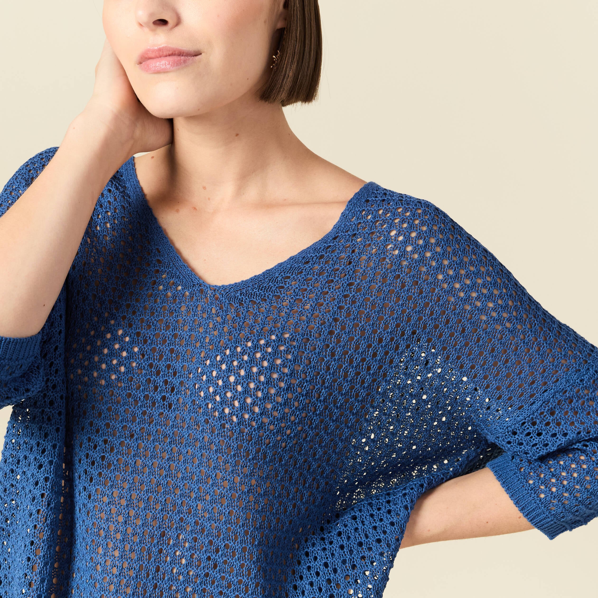 Pull ajour&eacute; col v manches 3/4 bleu marine femme