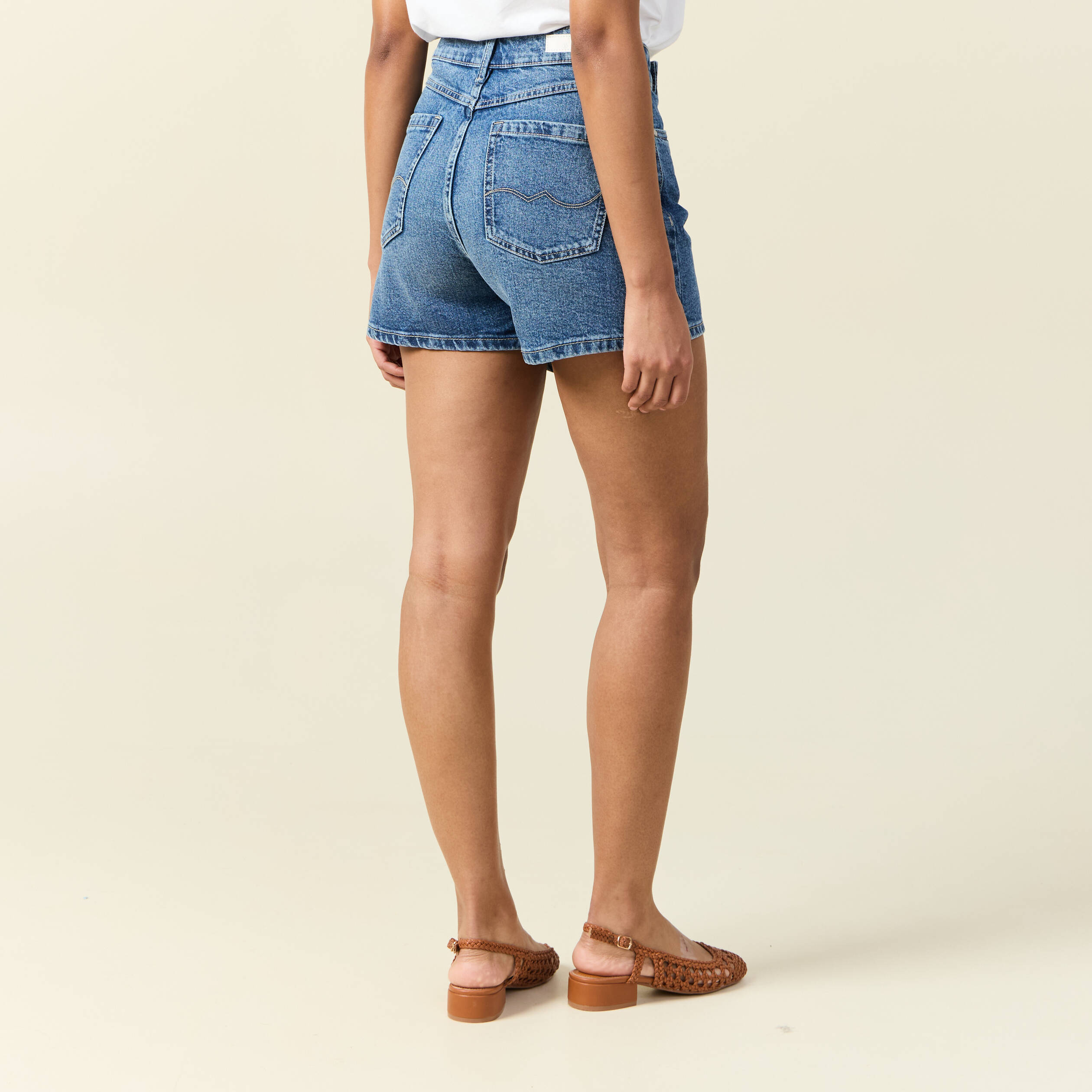jupe short droite en jean denim stone femme Jupe-short droite en jean denim stone femme