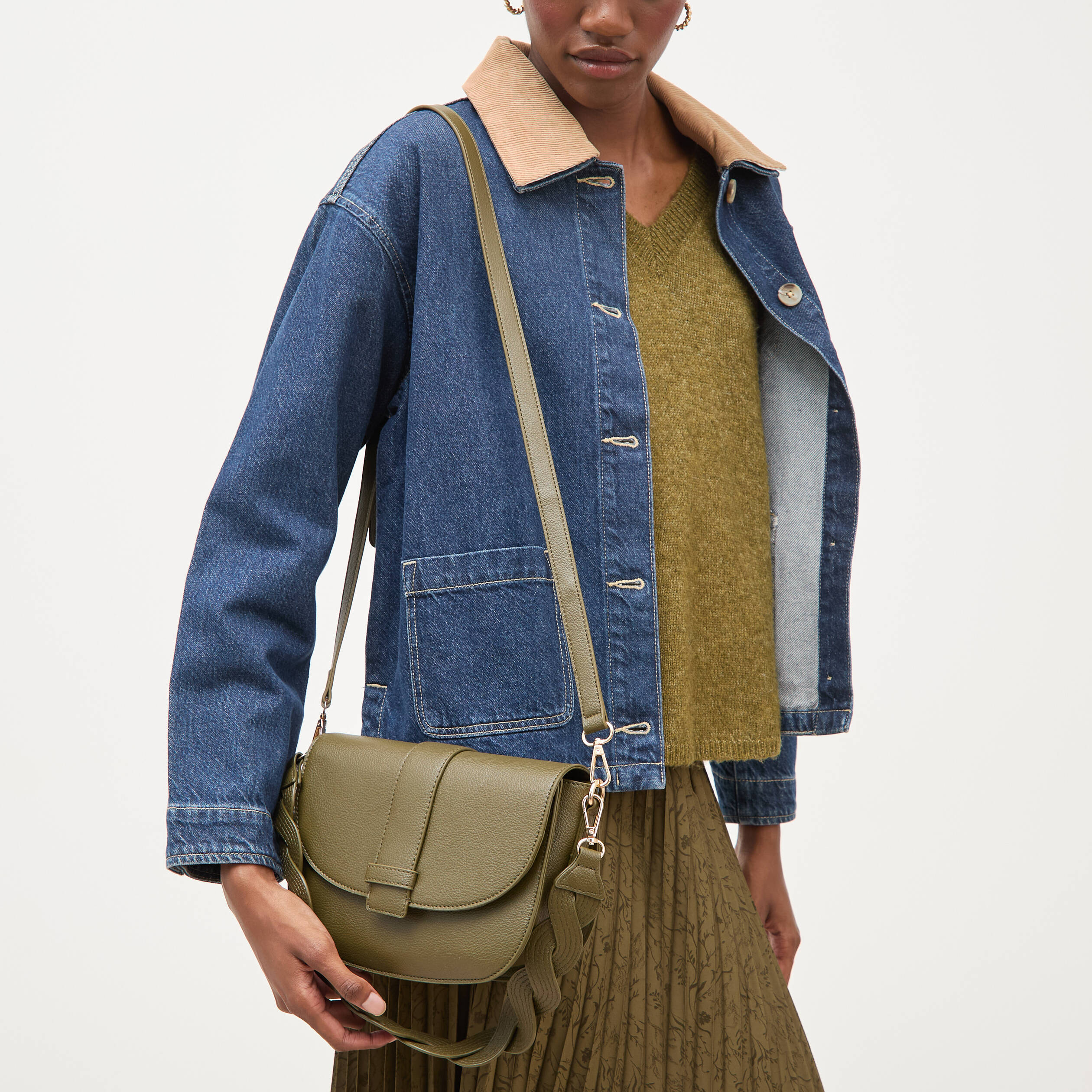 Sac &agrave; rabat en bandouli&egrave;re vert olive femme