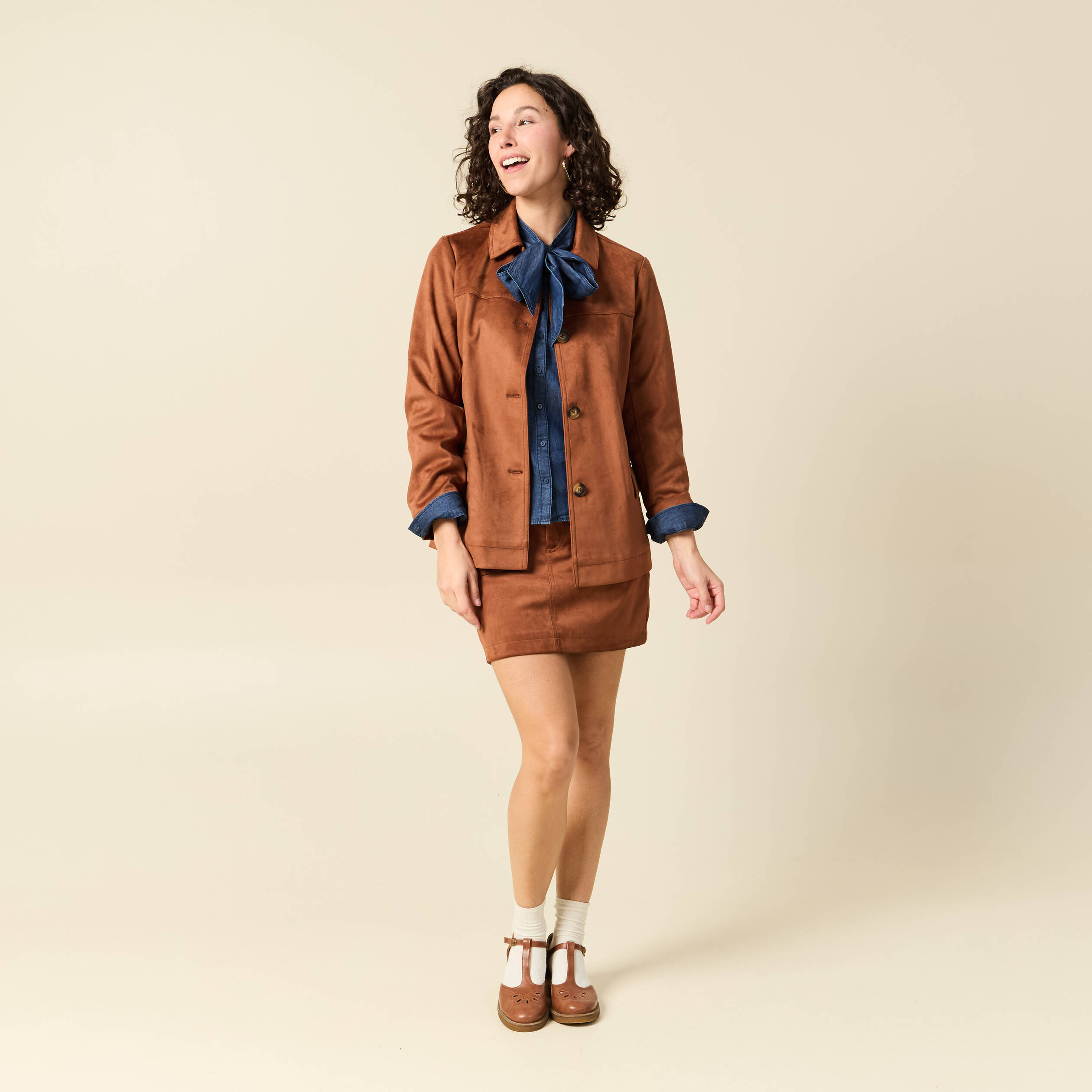 Mini-jupe droite doubl&eacute;e marron clair femme