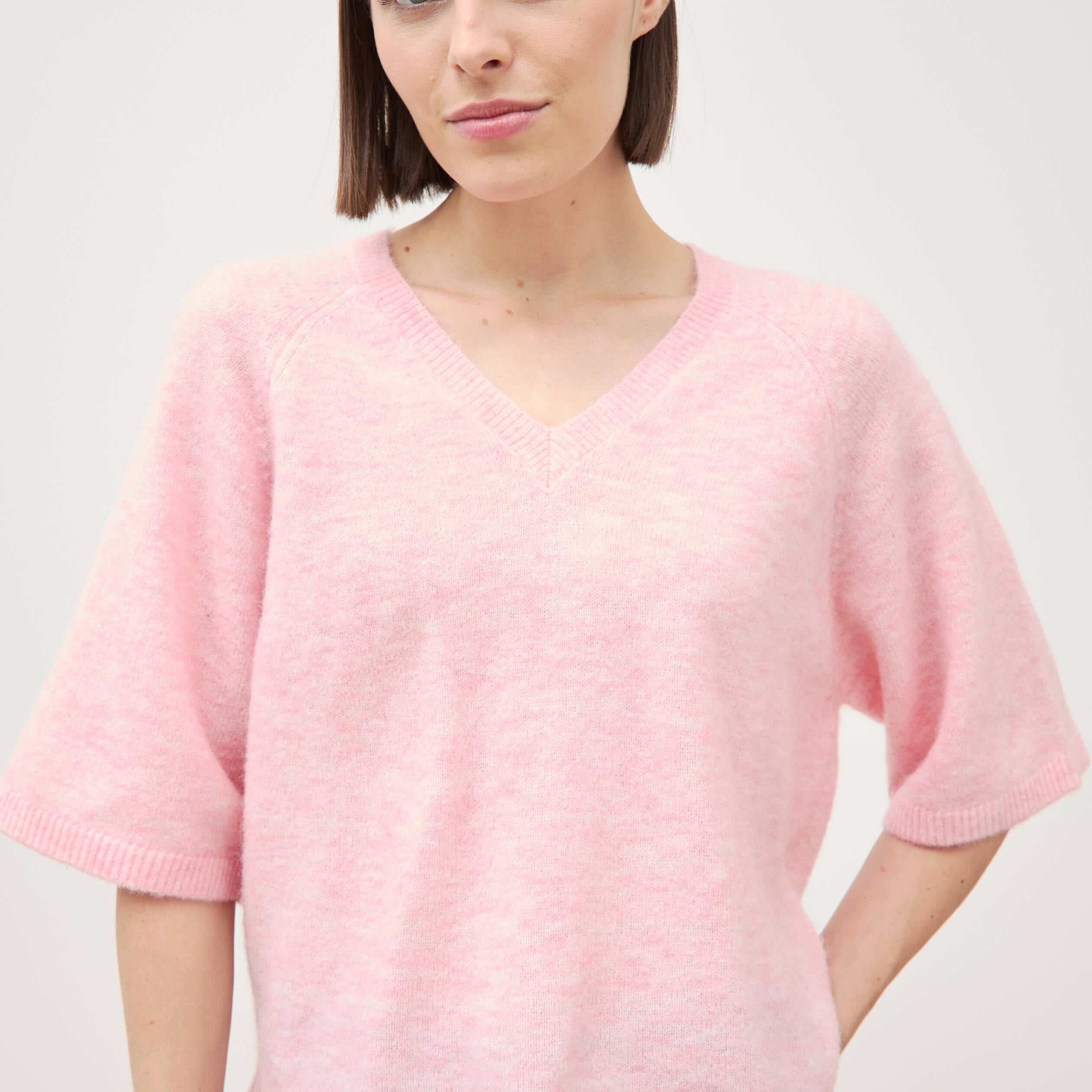 Pull droit court col v manches courtes rose clair femme
