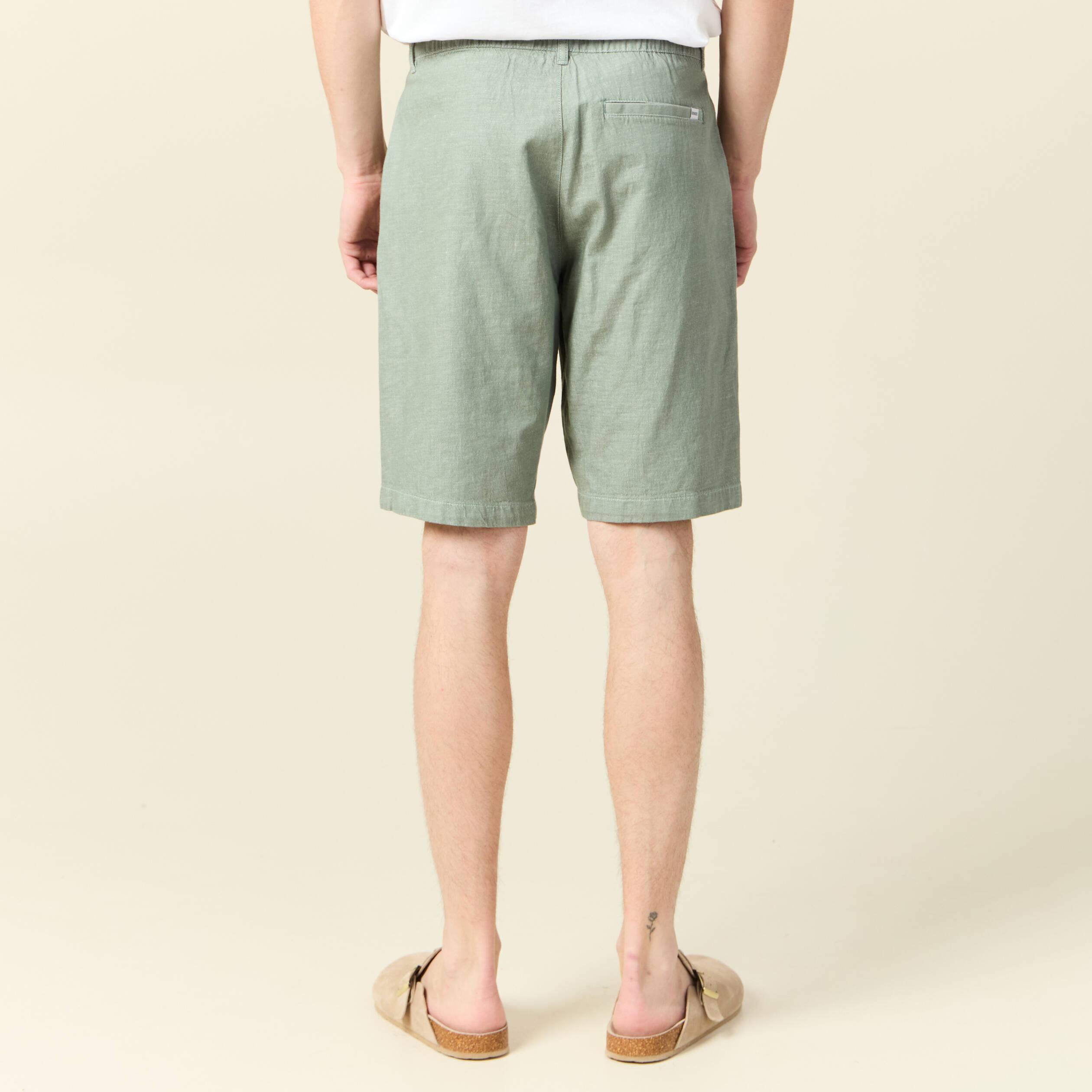 bermuda droit vert olive homme Bermuda droit vert olive homme