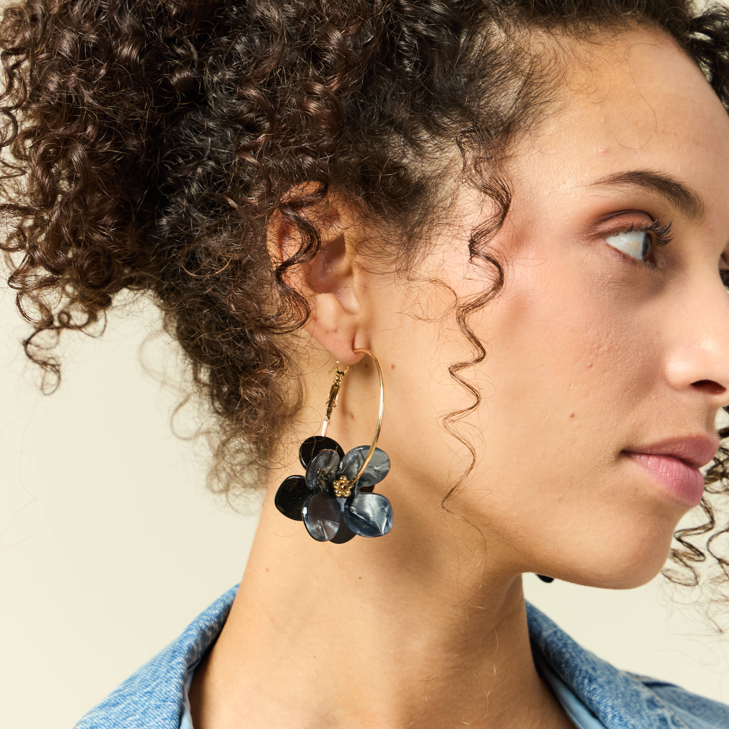 Boucles d'oreilles cr&eacute;oles noir femme