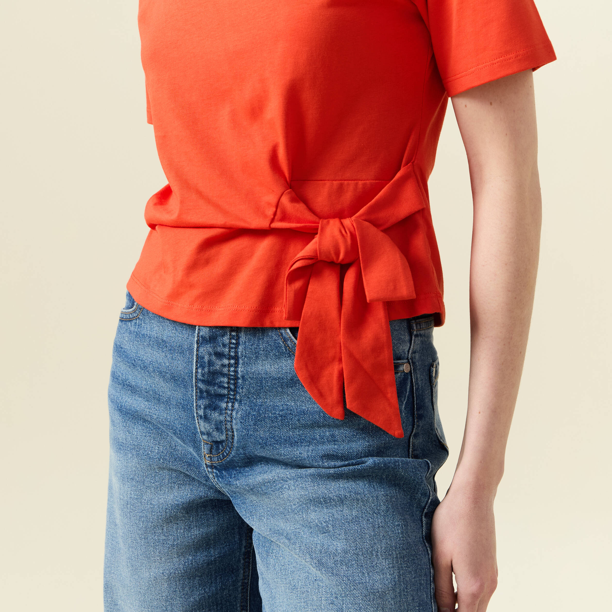 t shirt manches courtes noeud orange femme T-shirt manches courtes noeud orange femme