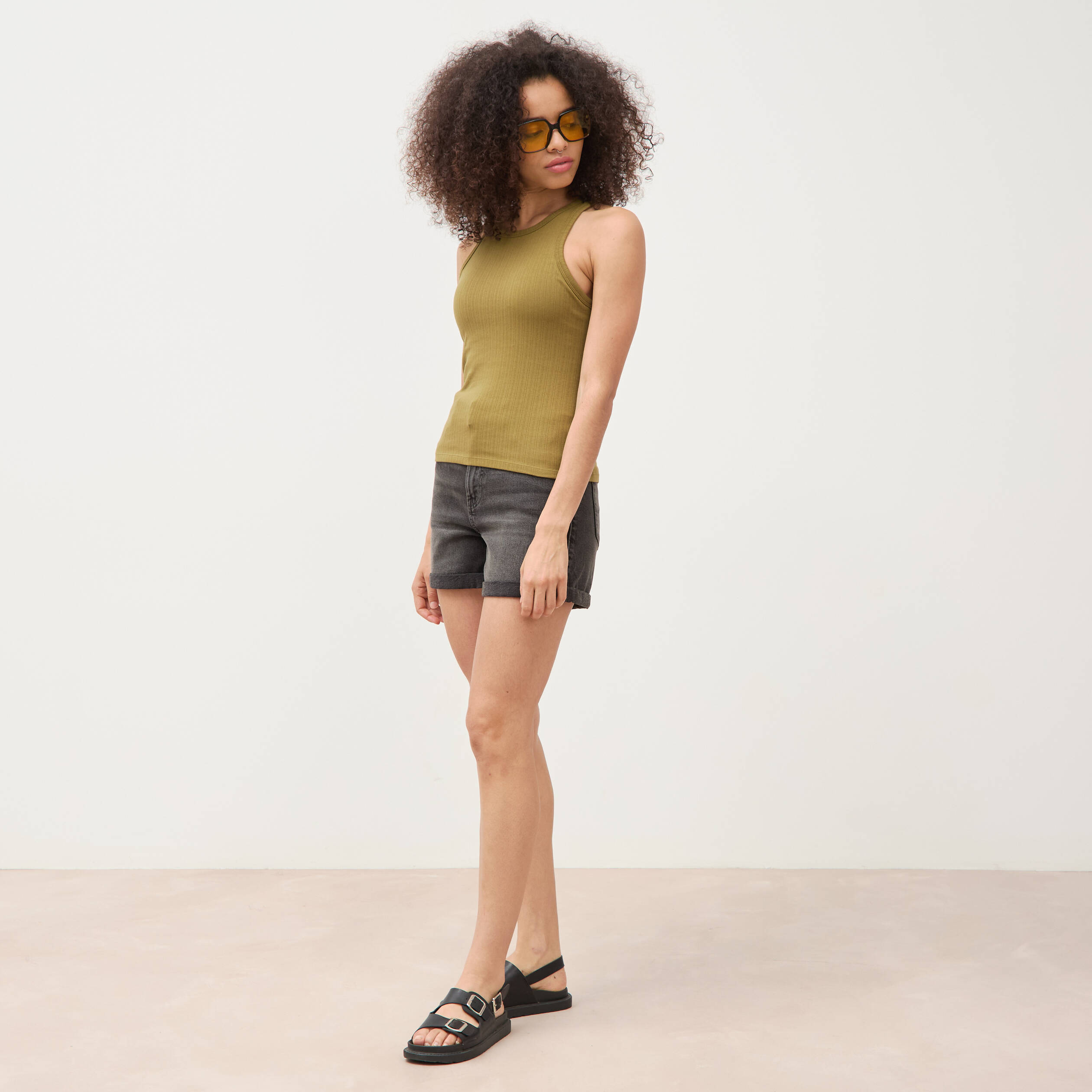 D&eacute;bardeur 2 en 1 avec brassi&egrave;re int&eacute;gr&eacute;e vert kaki femme