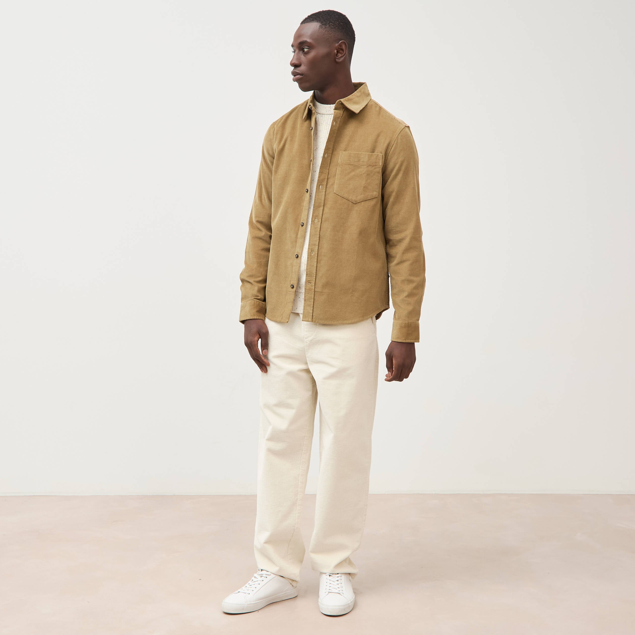 Chemise col classique en velours vert kaki homme