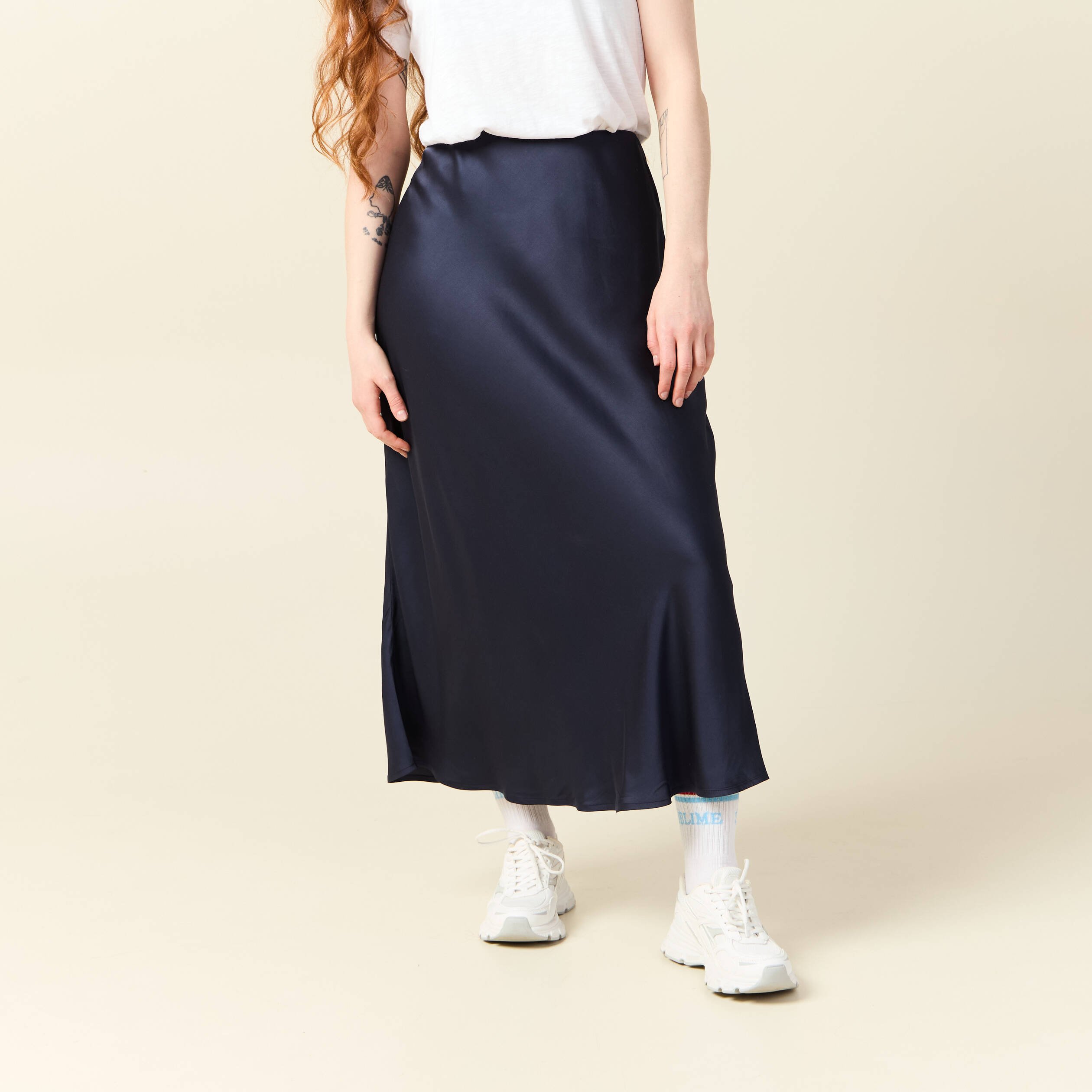 Jupe longue droite satin bleu marine femme