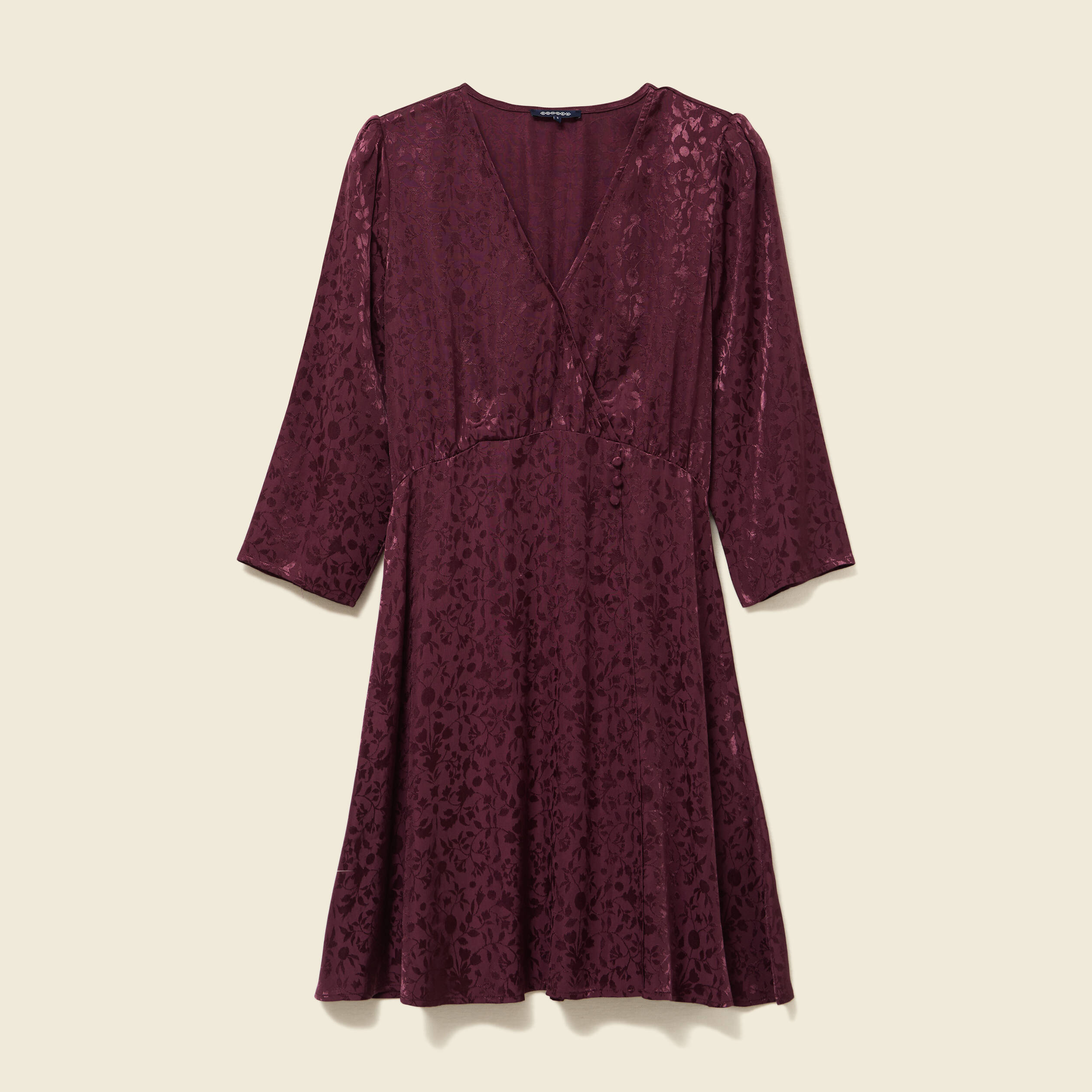 Robe &eacute;vas&eacute;e satin prune femme