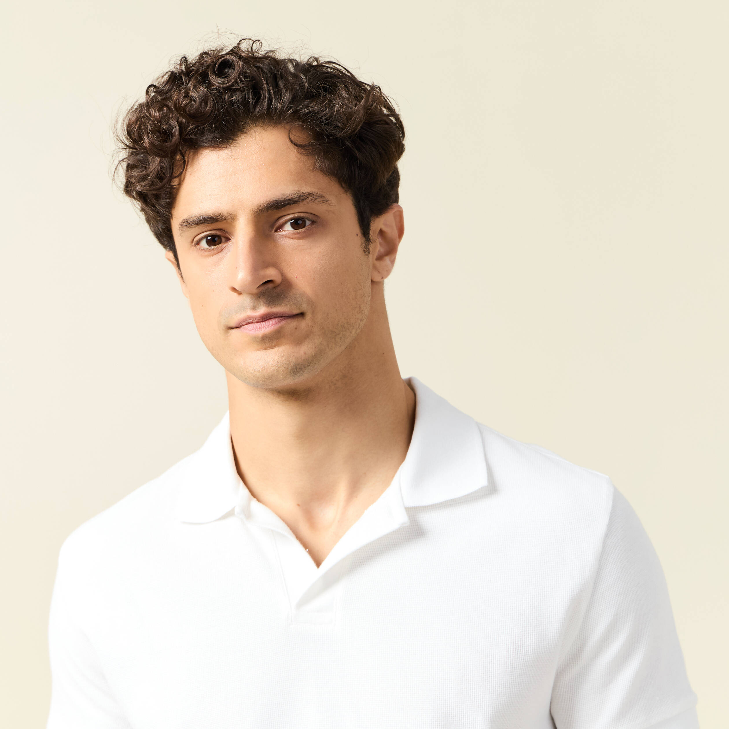 polo cintre col cubain manches courtes blanc homme Polo cintré col cubain manches courtes blanc homme