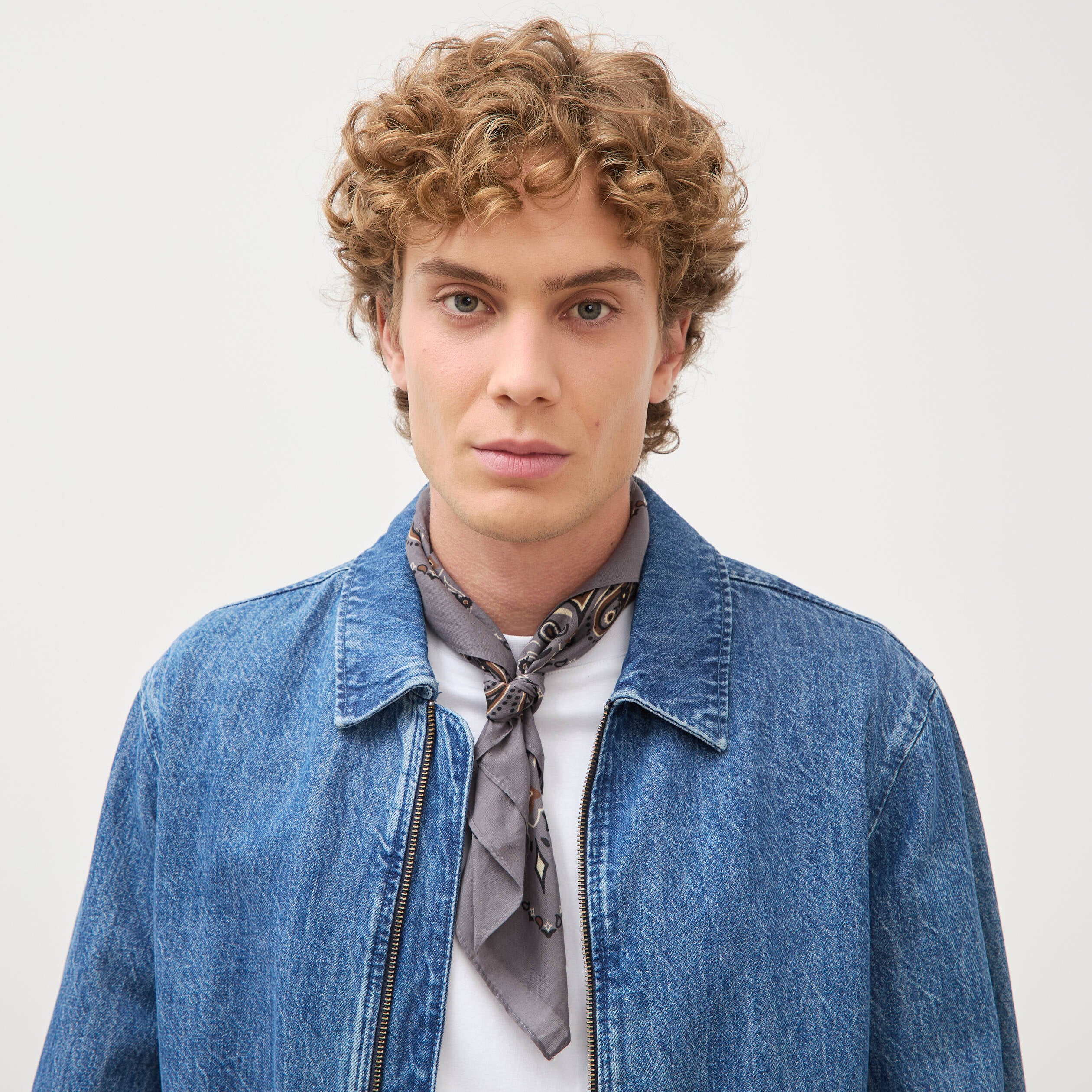 Foulard bandana en coton gris fonc&eacute; homme