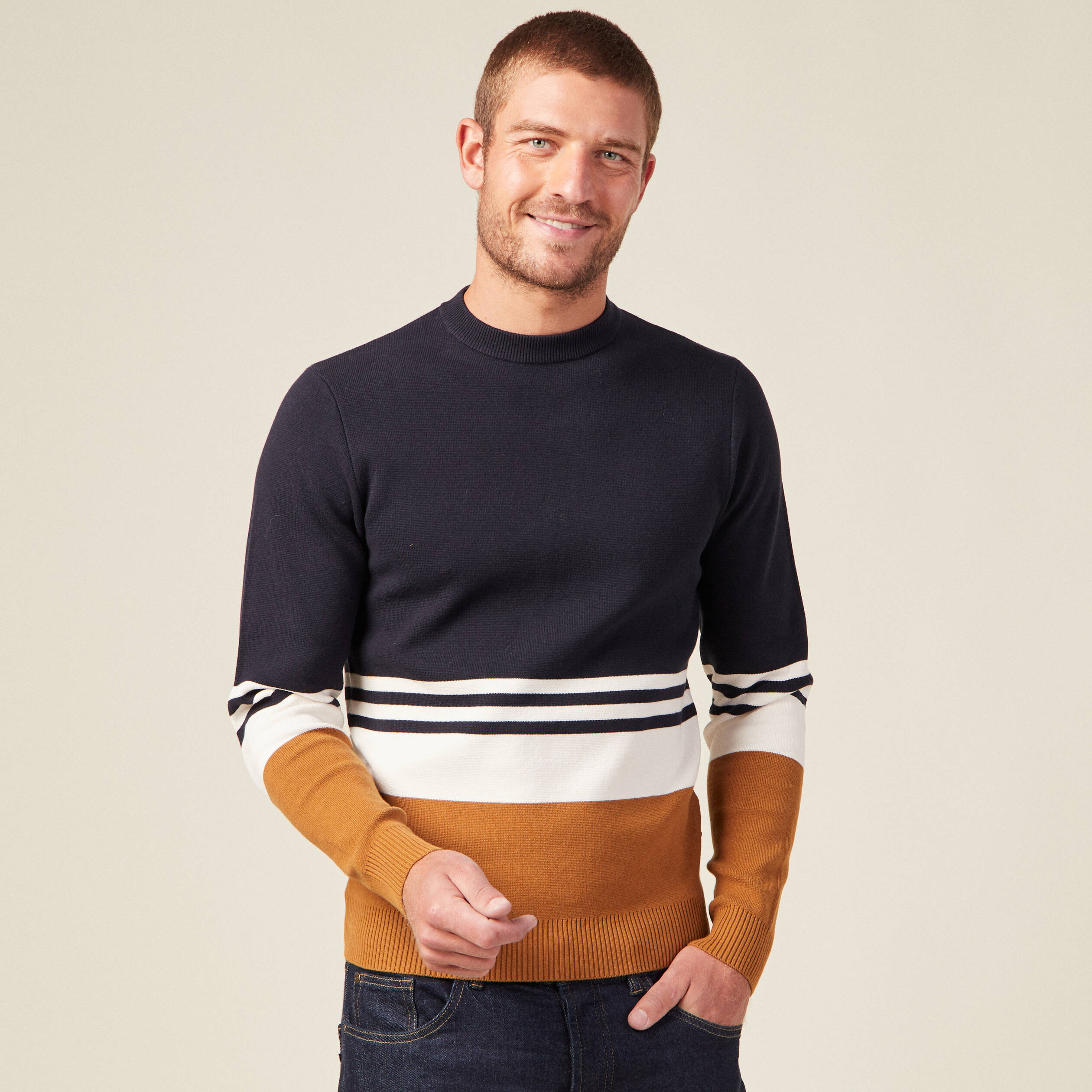 Pull bleu marine col rond deals