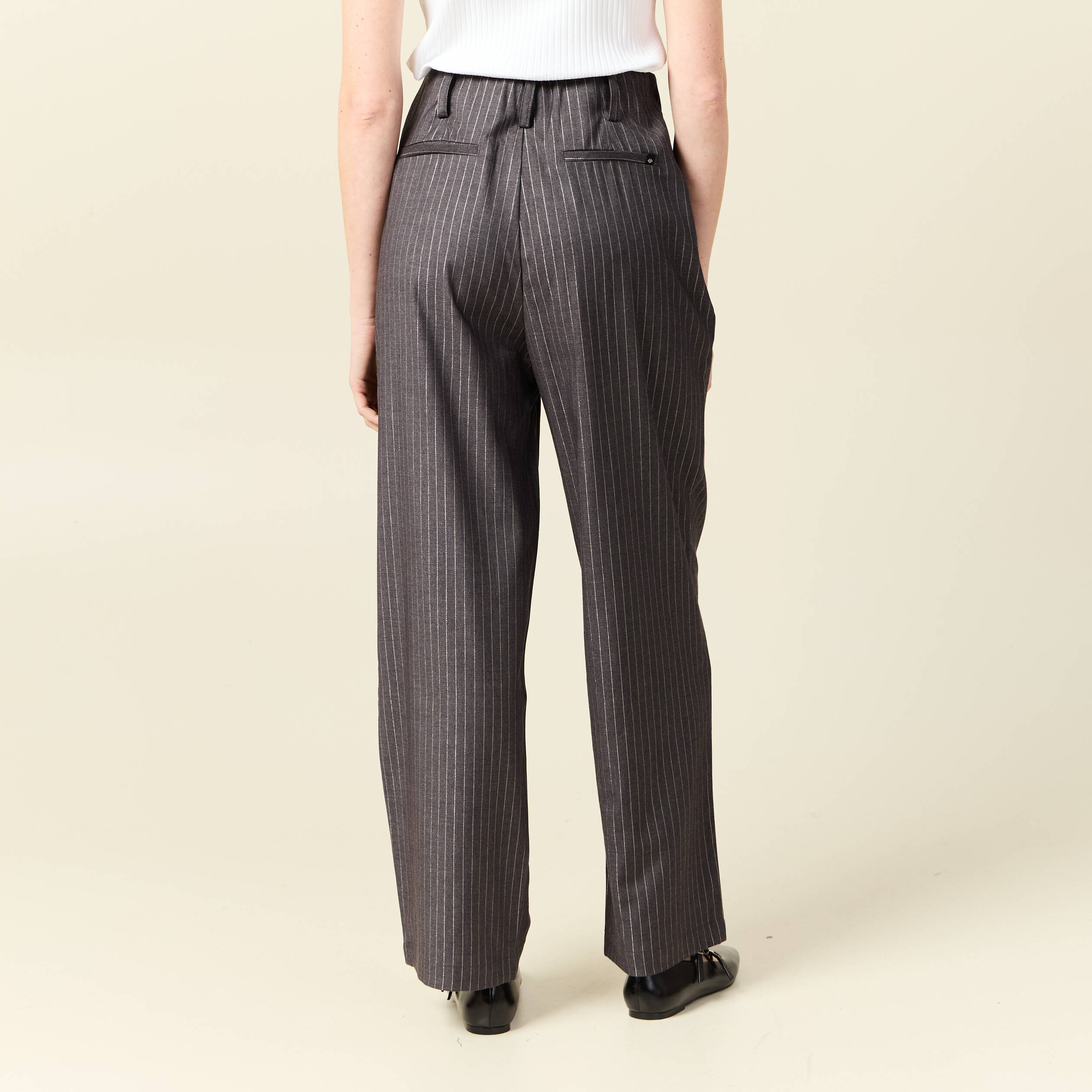 pantalon large taille haute gris fonce femme Pantalon large taille haute gris foncé femme