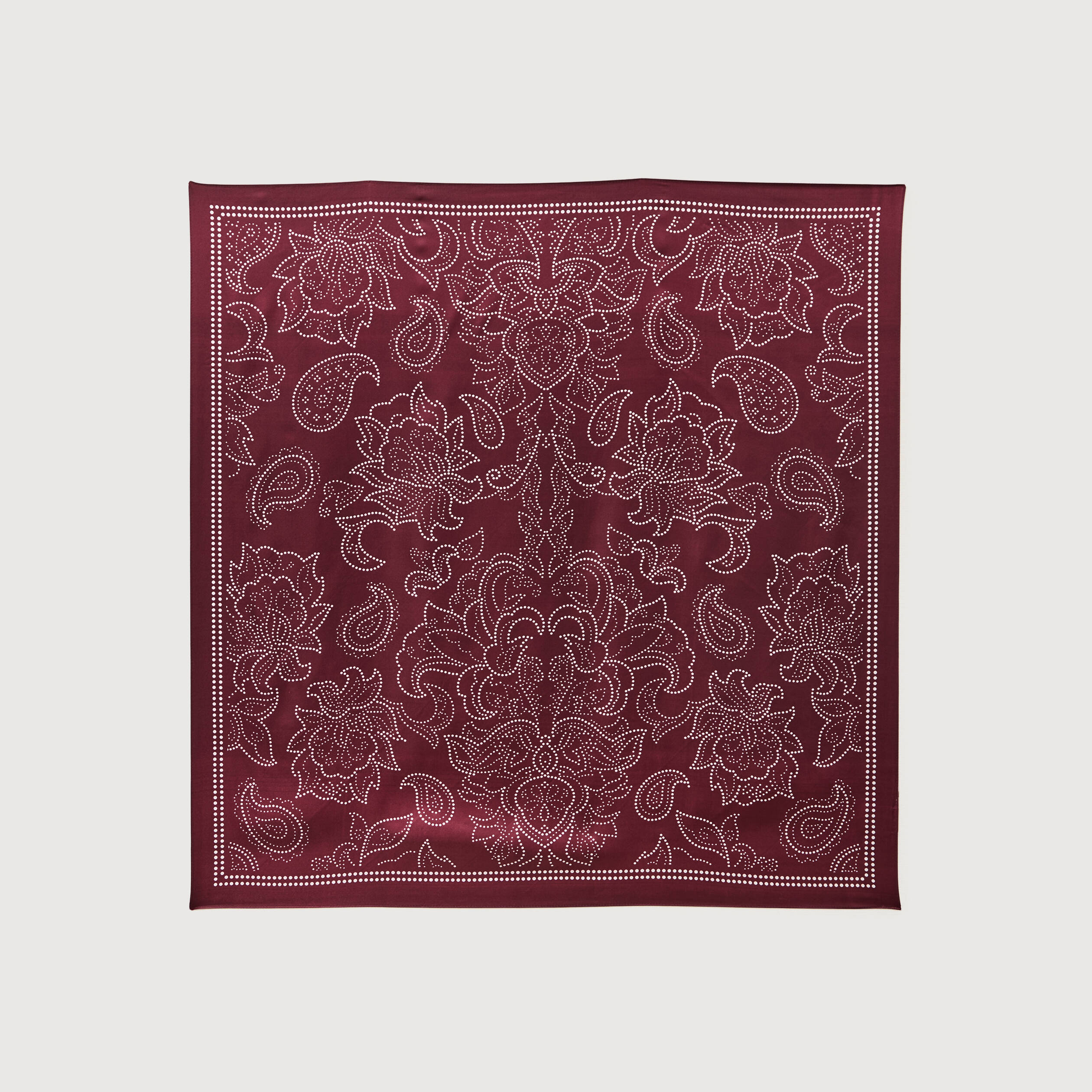 Foulard satin&eacute; bordeaux femme