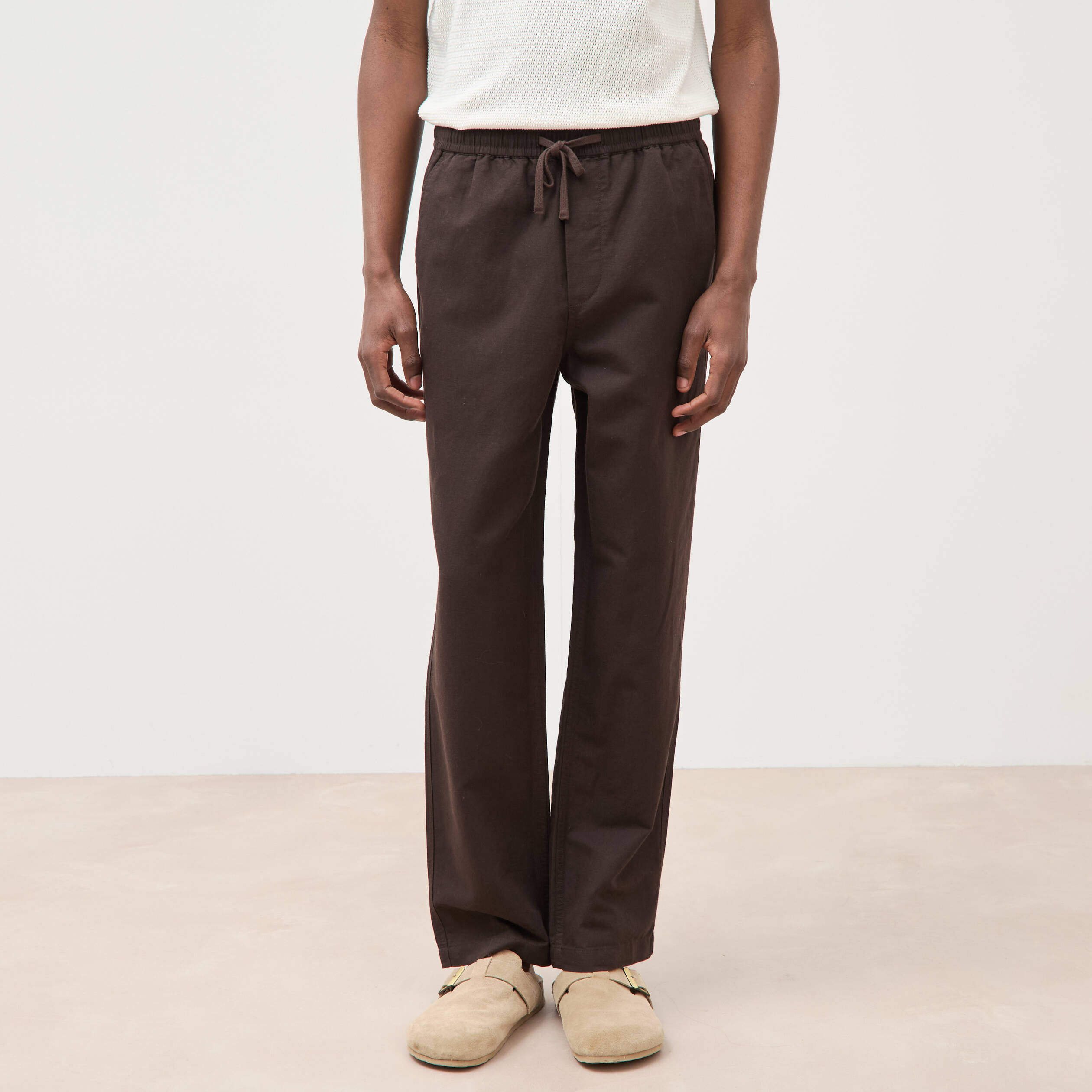 Pantalon coupe straight marron fonc&eacute; homme
