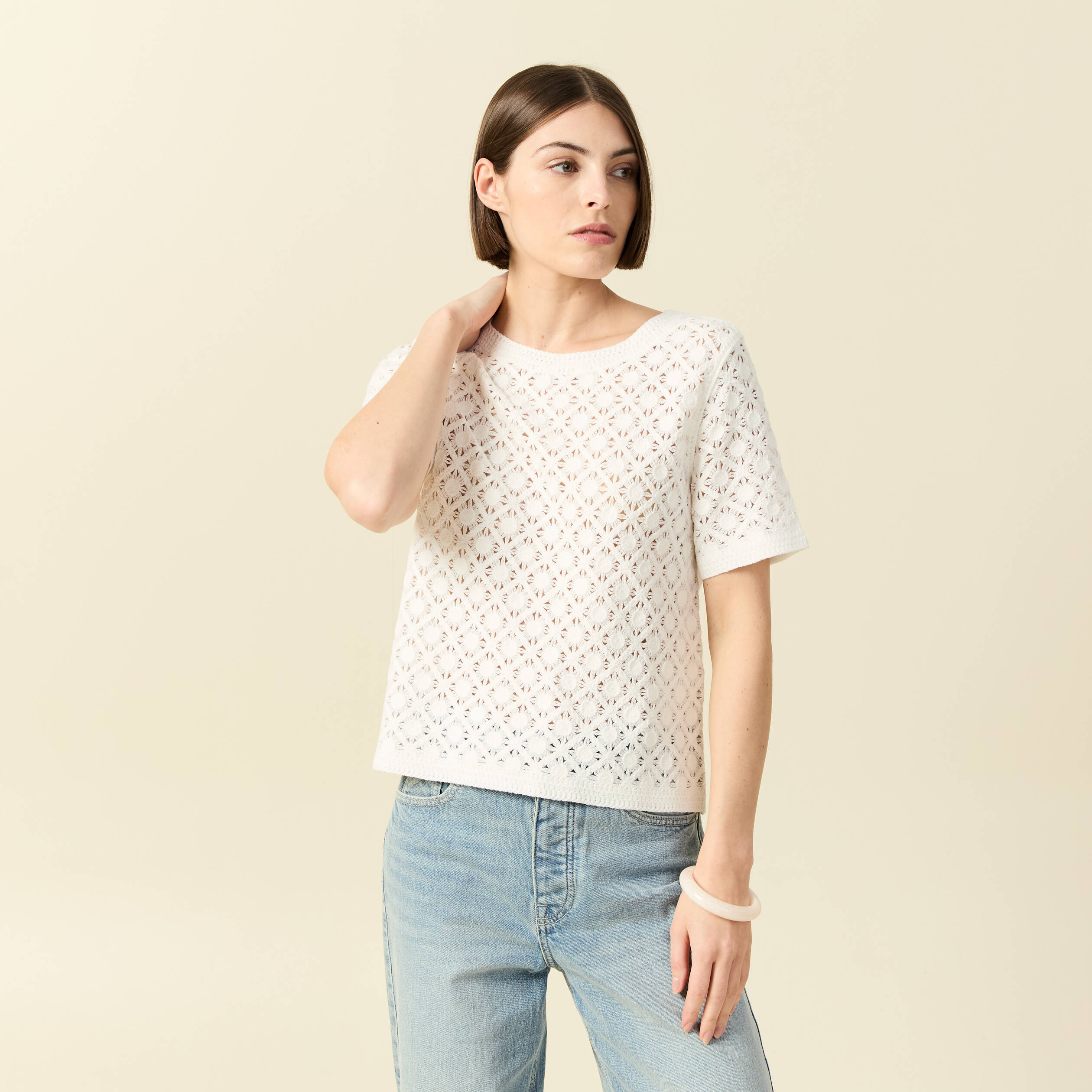 T-shirt ajour&eacute; col rond manches courtes ecru femme