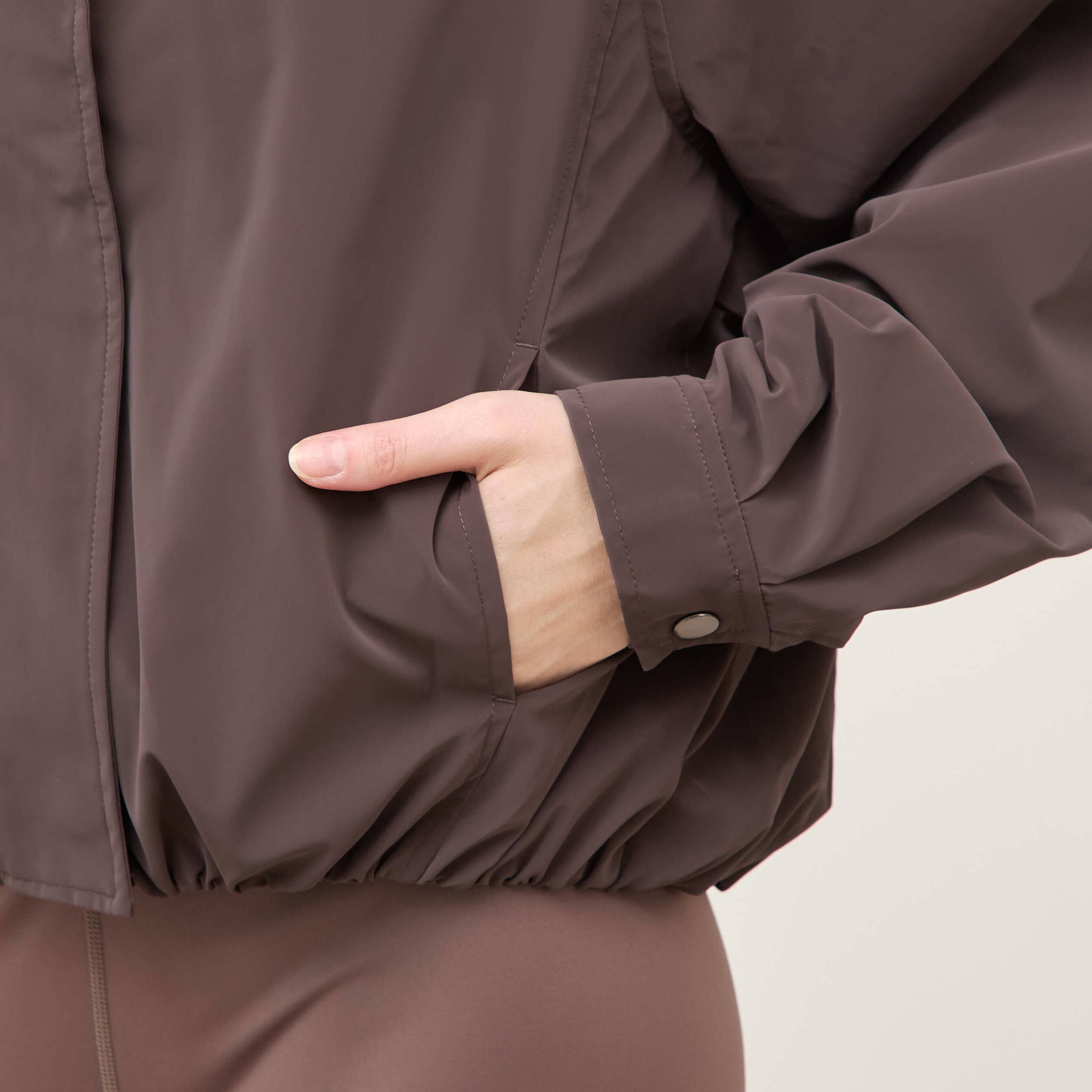 Blouson oversize court &agrave; capuche marron femme