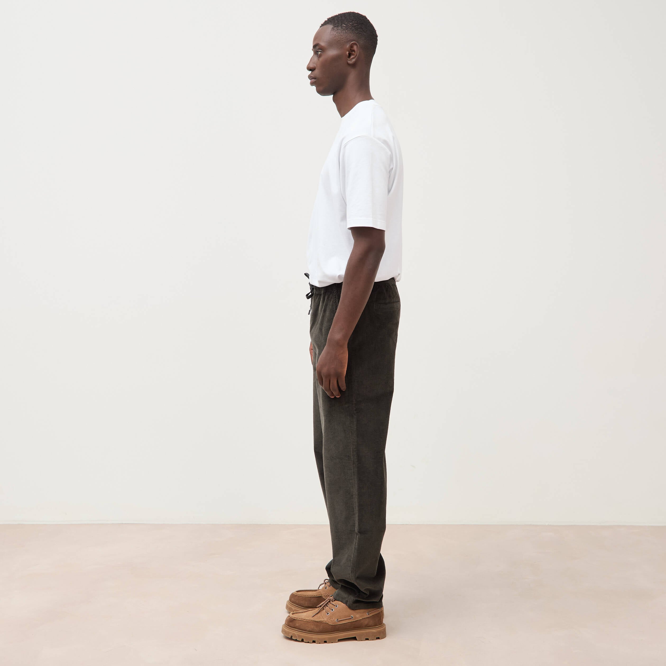 Pantalon large en velours vert kaki homme