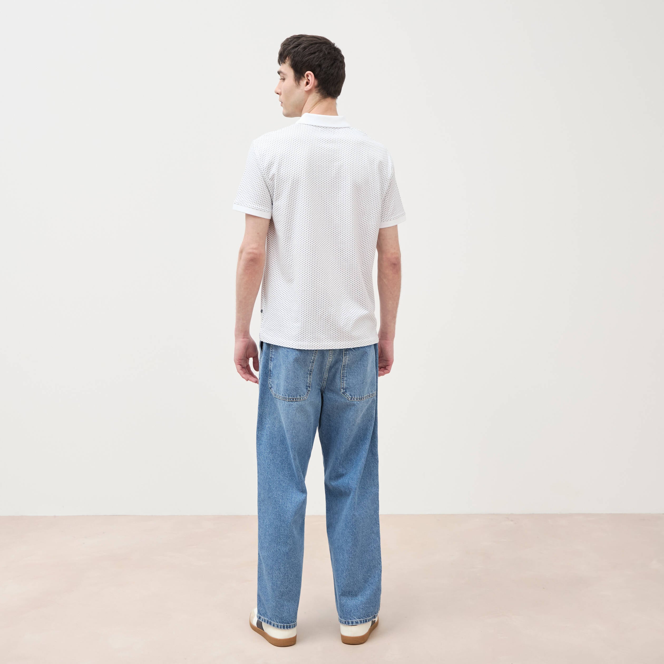 Polo cintr&eacute; en coton manches courtes blanc homme