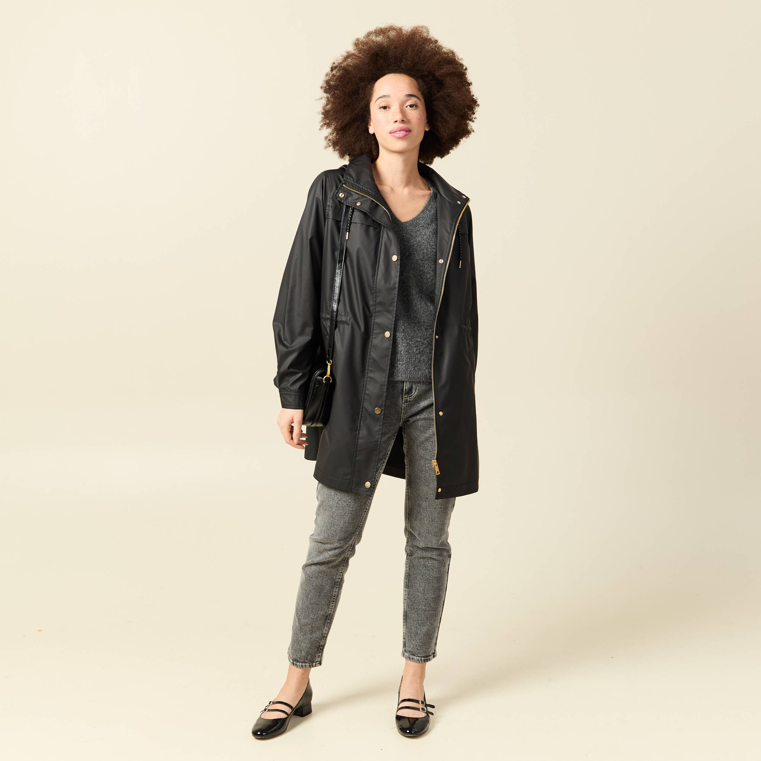 Parka longue droite d&eacute;perlante &agrave; capuche noir femme