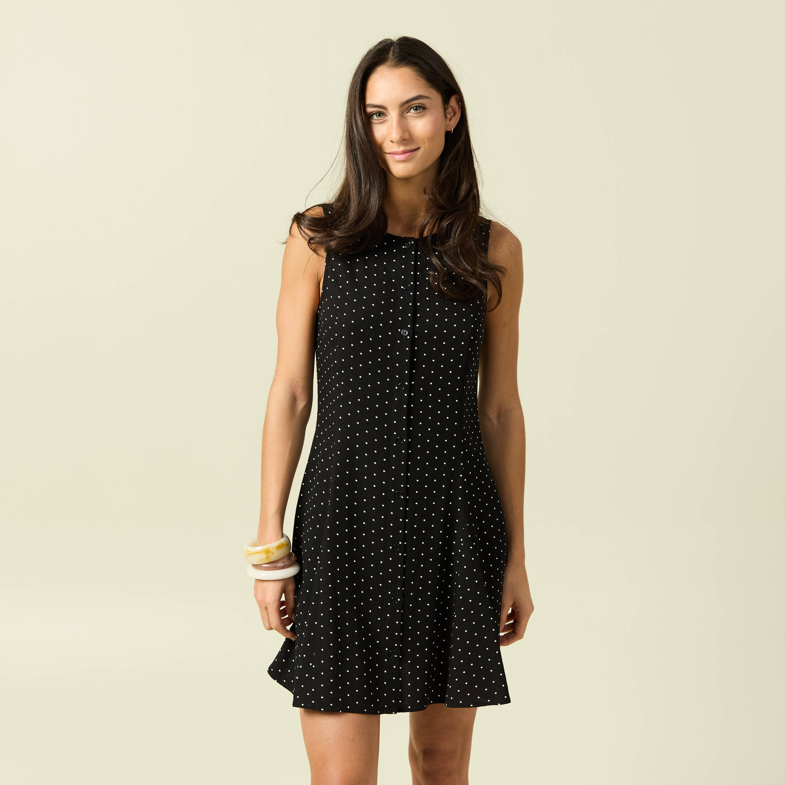 Robe fluide sans manches col rond noir femme