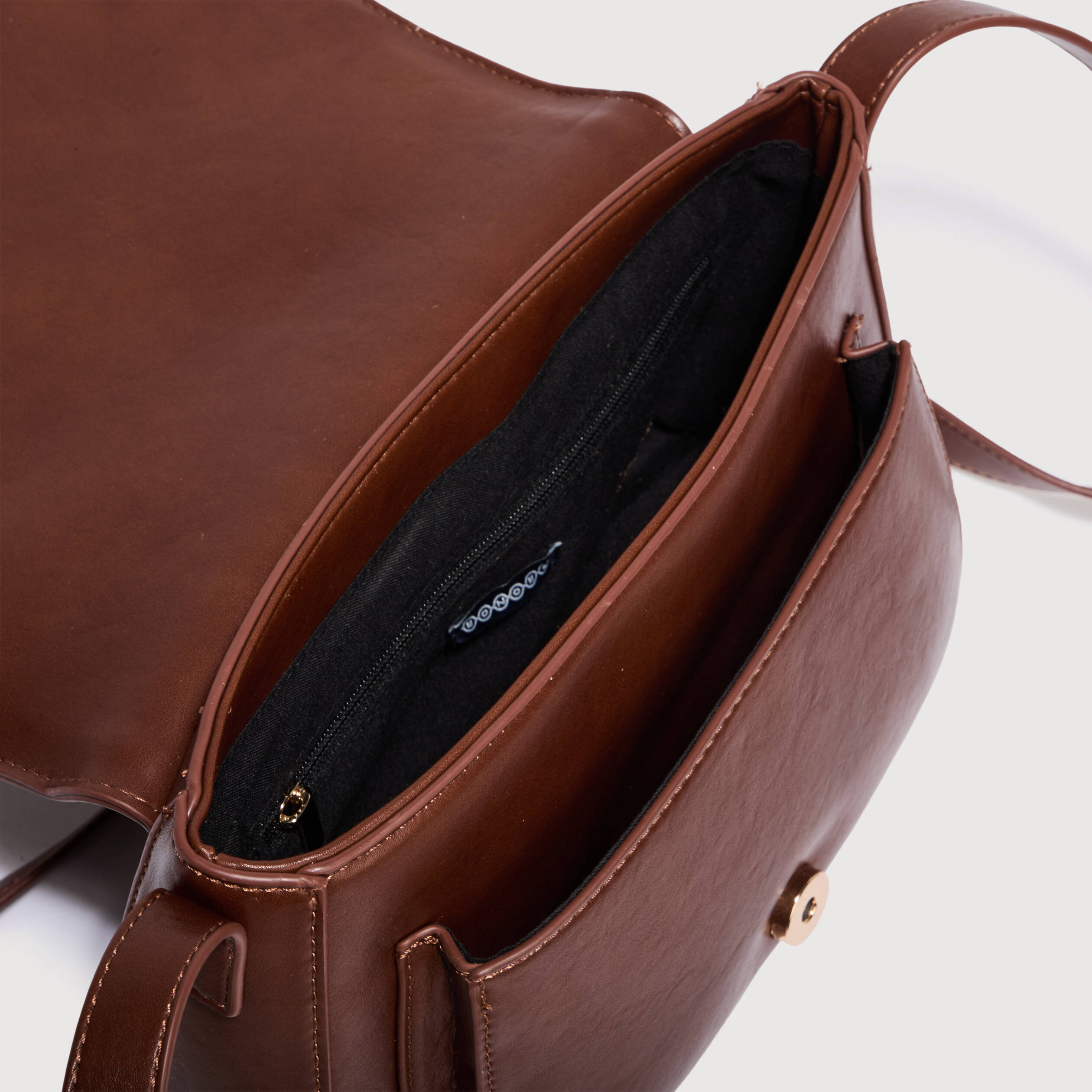 Sac bandouli&egrave;re avec doublure marron fonc&eacute; femme