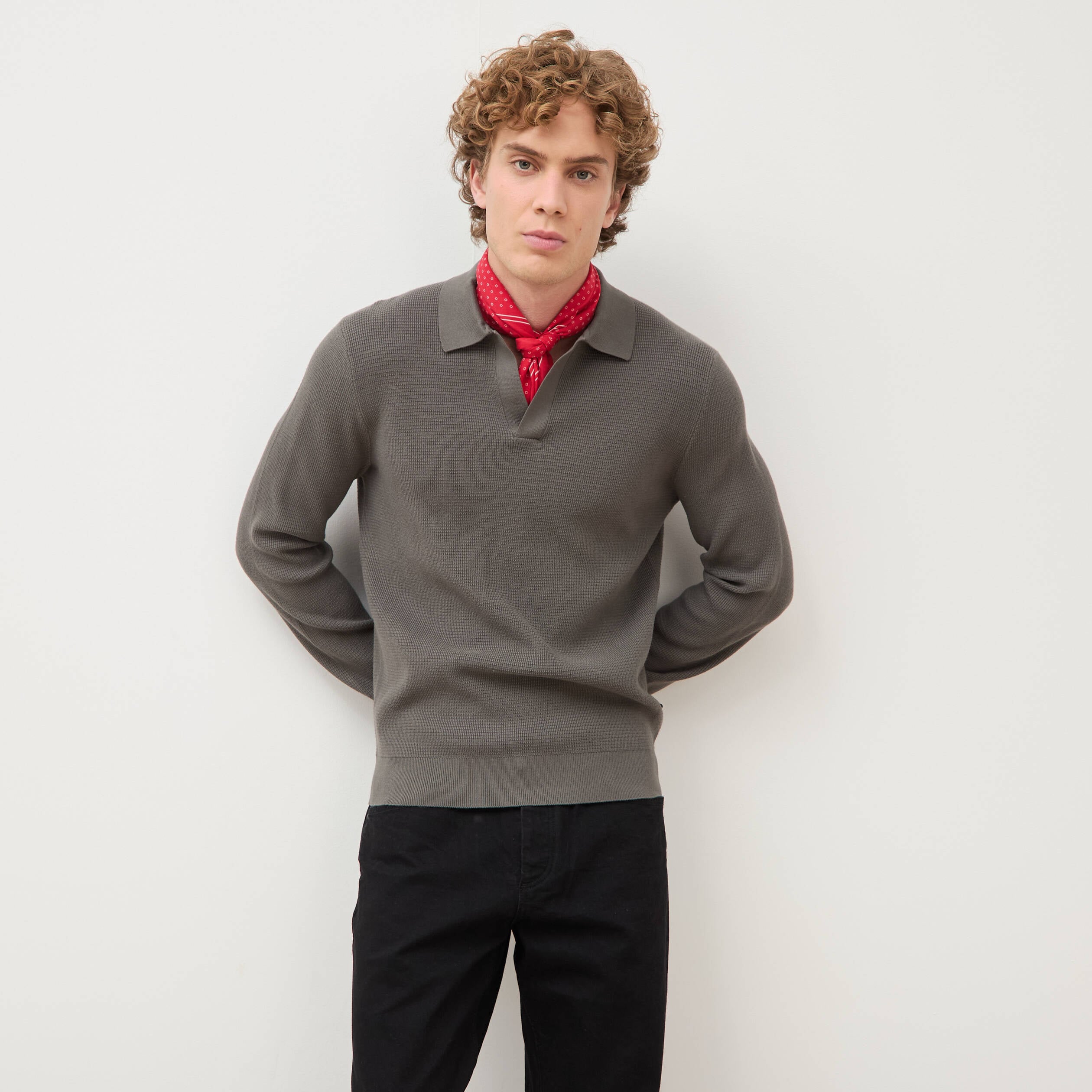 Pull manches longues vert fonc&eacute; homme