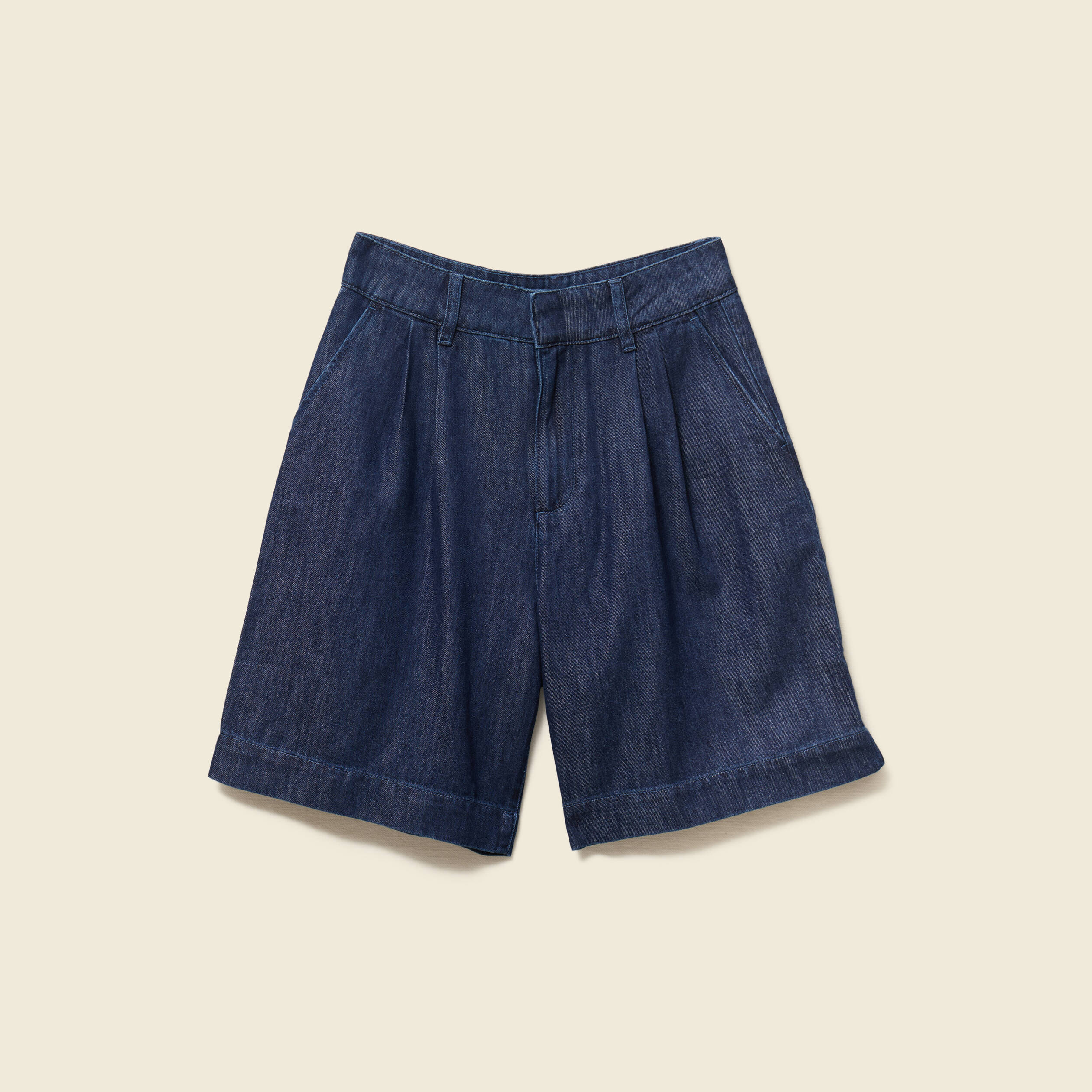 Bermuda droit pinces en jean denim brut femme