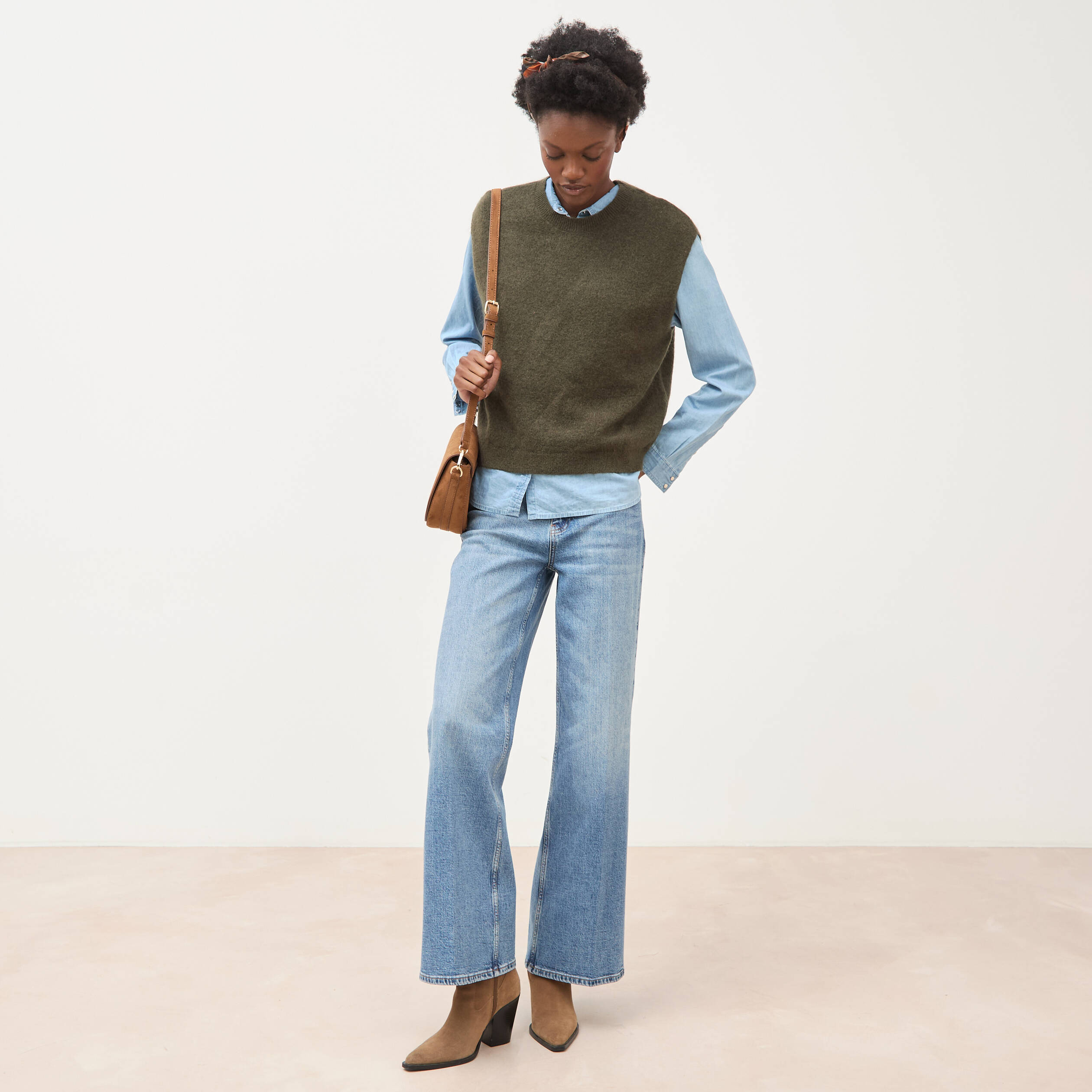 Pull droit court sans manches col rond vert olive femme