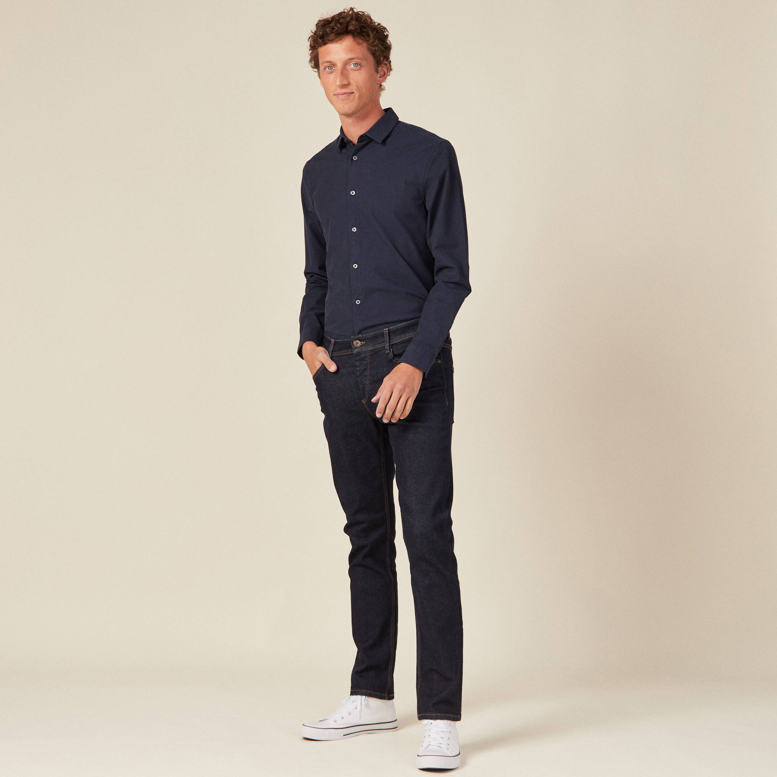 Chemise cintr&eacute;e manches longues bleu fonc&eacute; homme