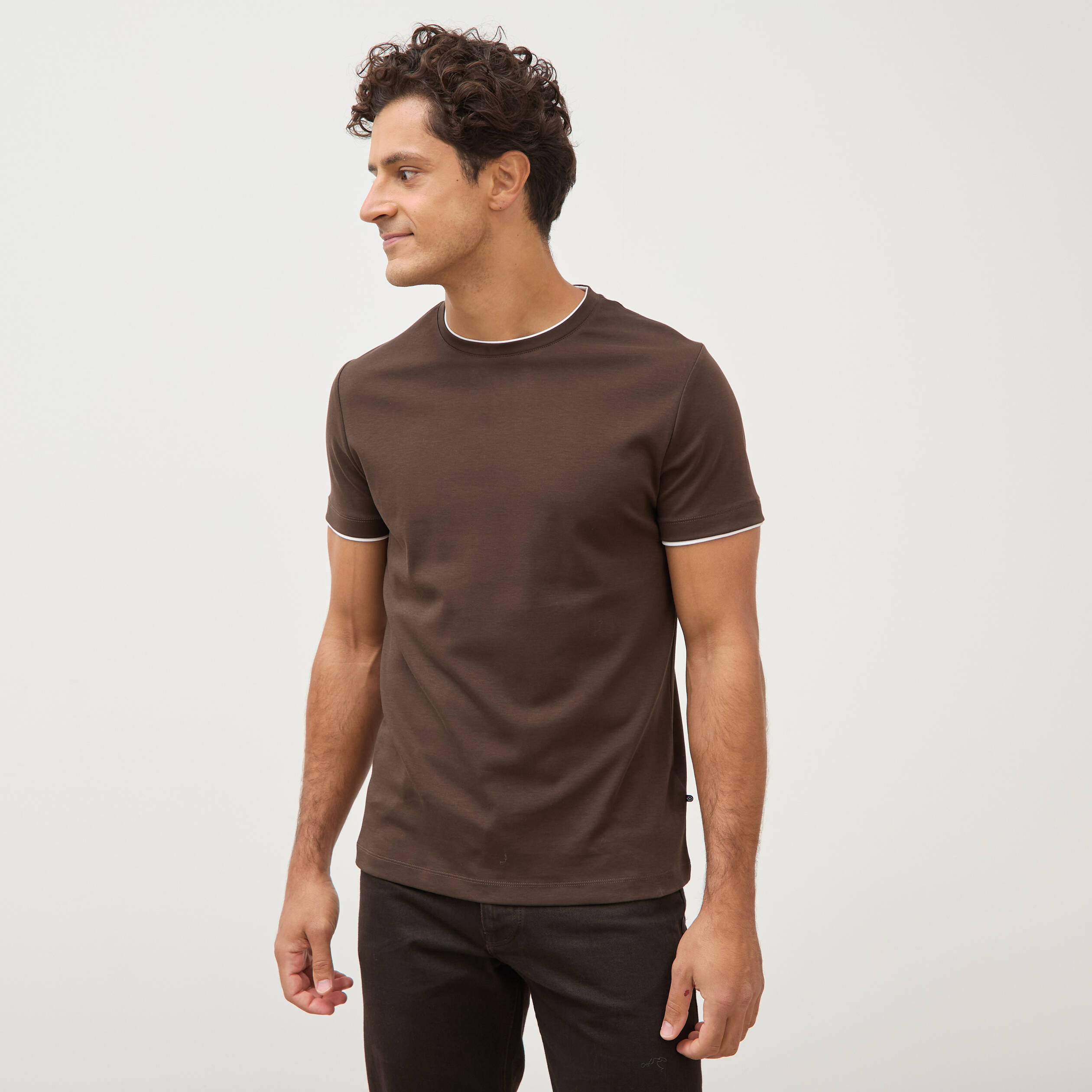 T-shirt droit col rond manches courtes marron homme
