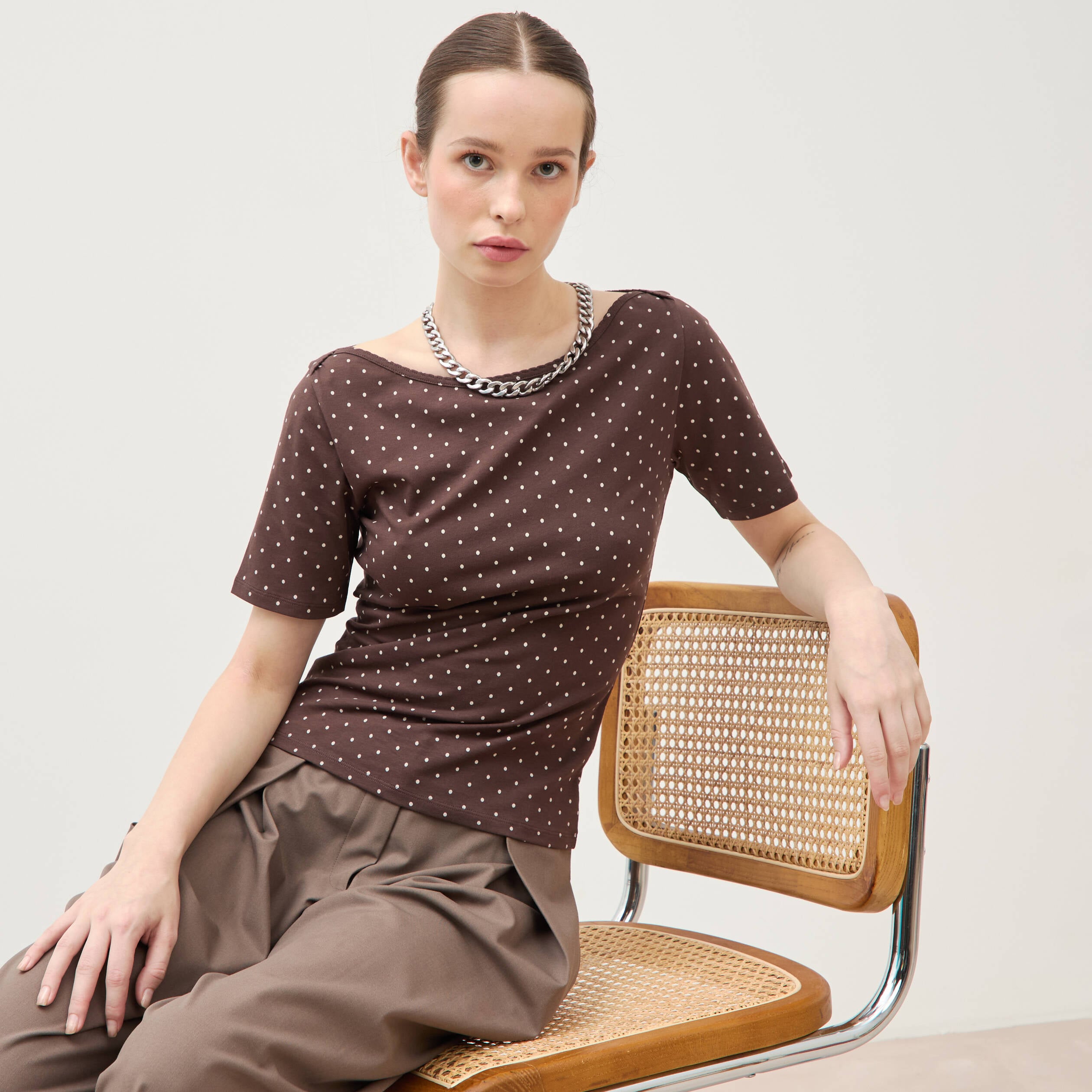 T-shirt ajust&eacute; manches courtes marron femme