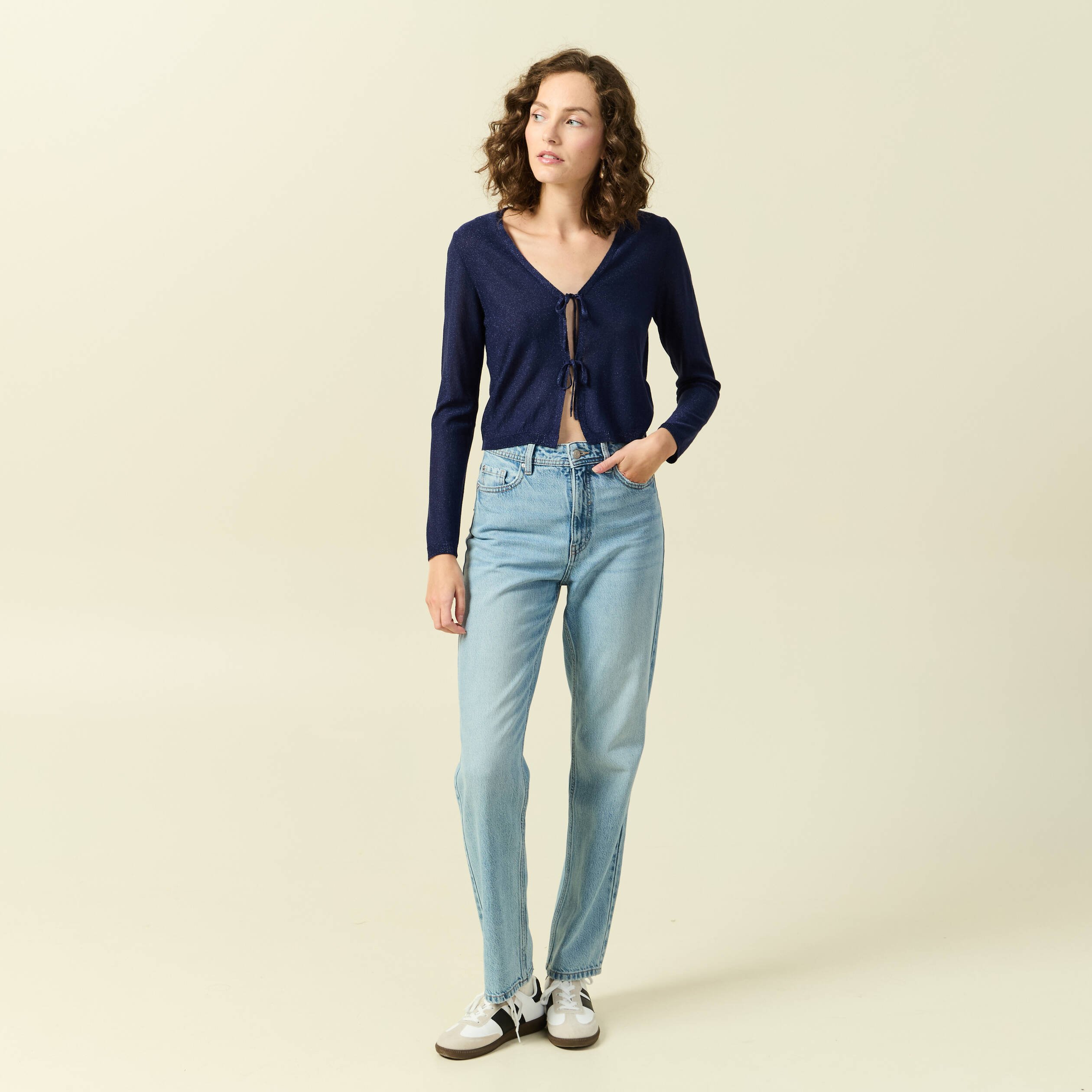 gilet droit court manches longues bleu marine femme Gilet droit court manches longues bleu marine femme