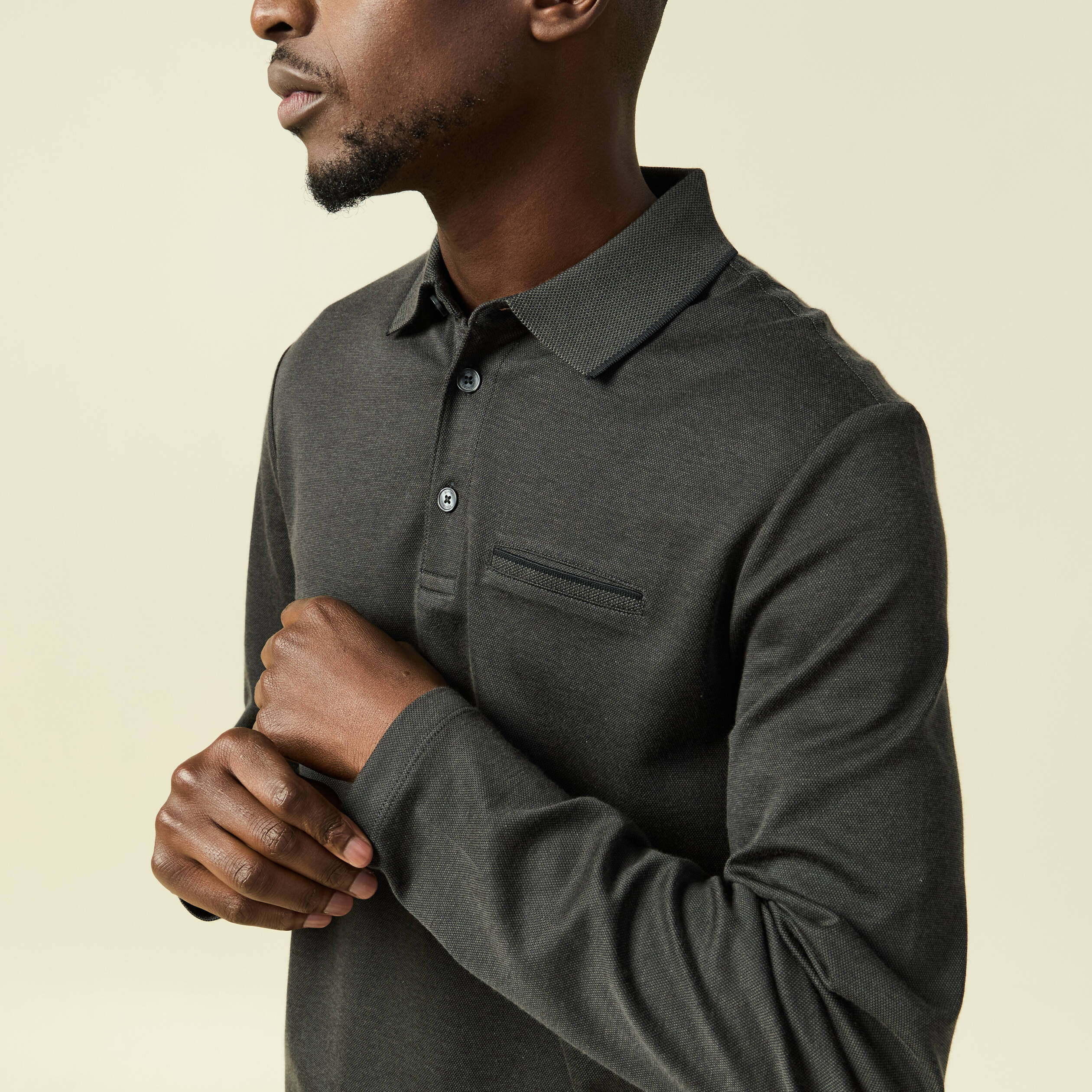 Polo cintr&eacute; manches longues noir homme