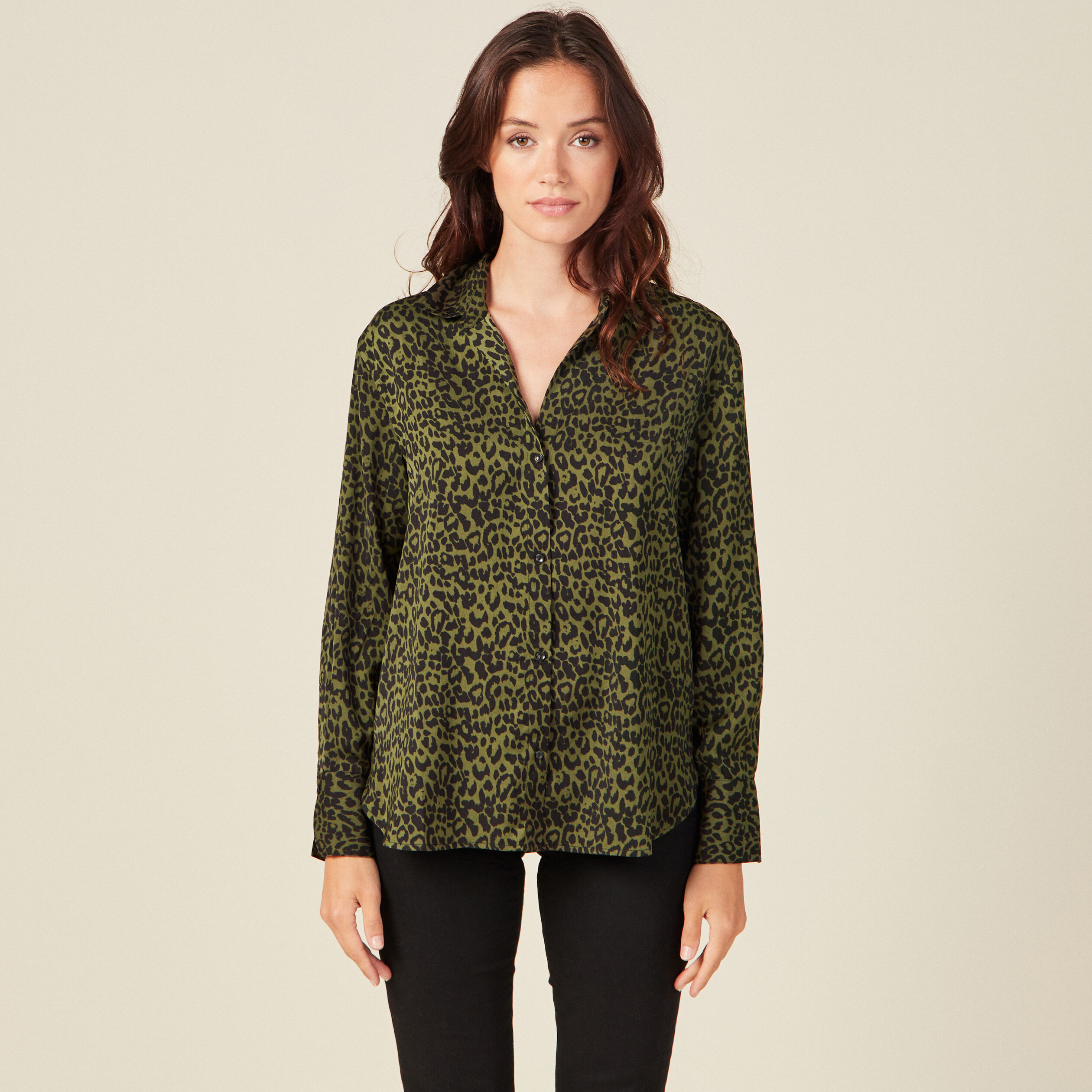 chemise satin eco responsable vert kaki femme Chemise satin éco-responsable vert kaki femme
