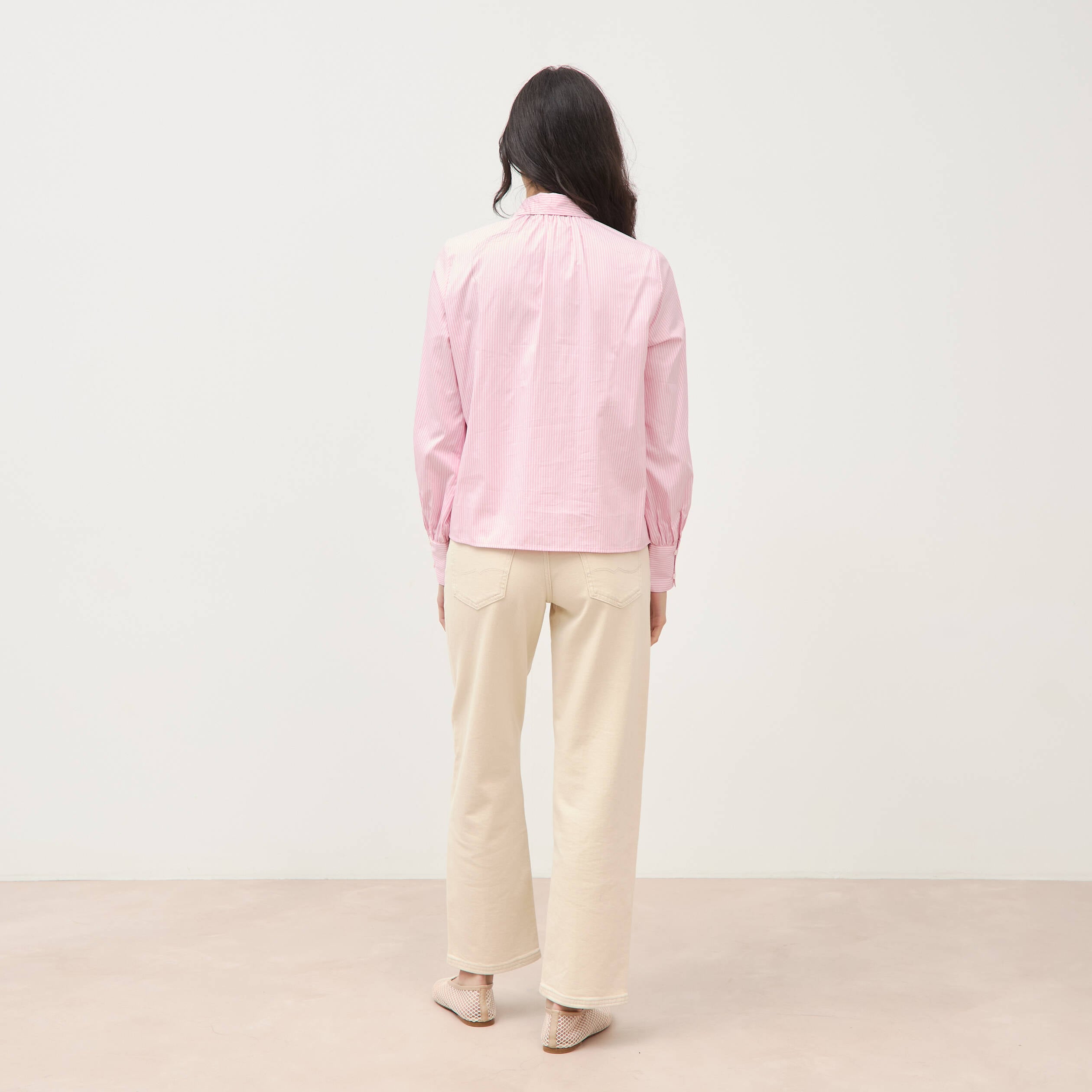 Chemise droite col noeud manches longues rose poudr&eacute;e femme